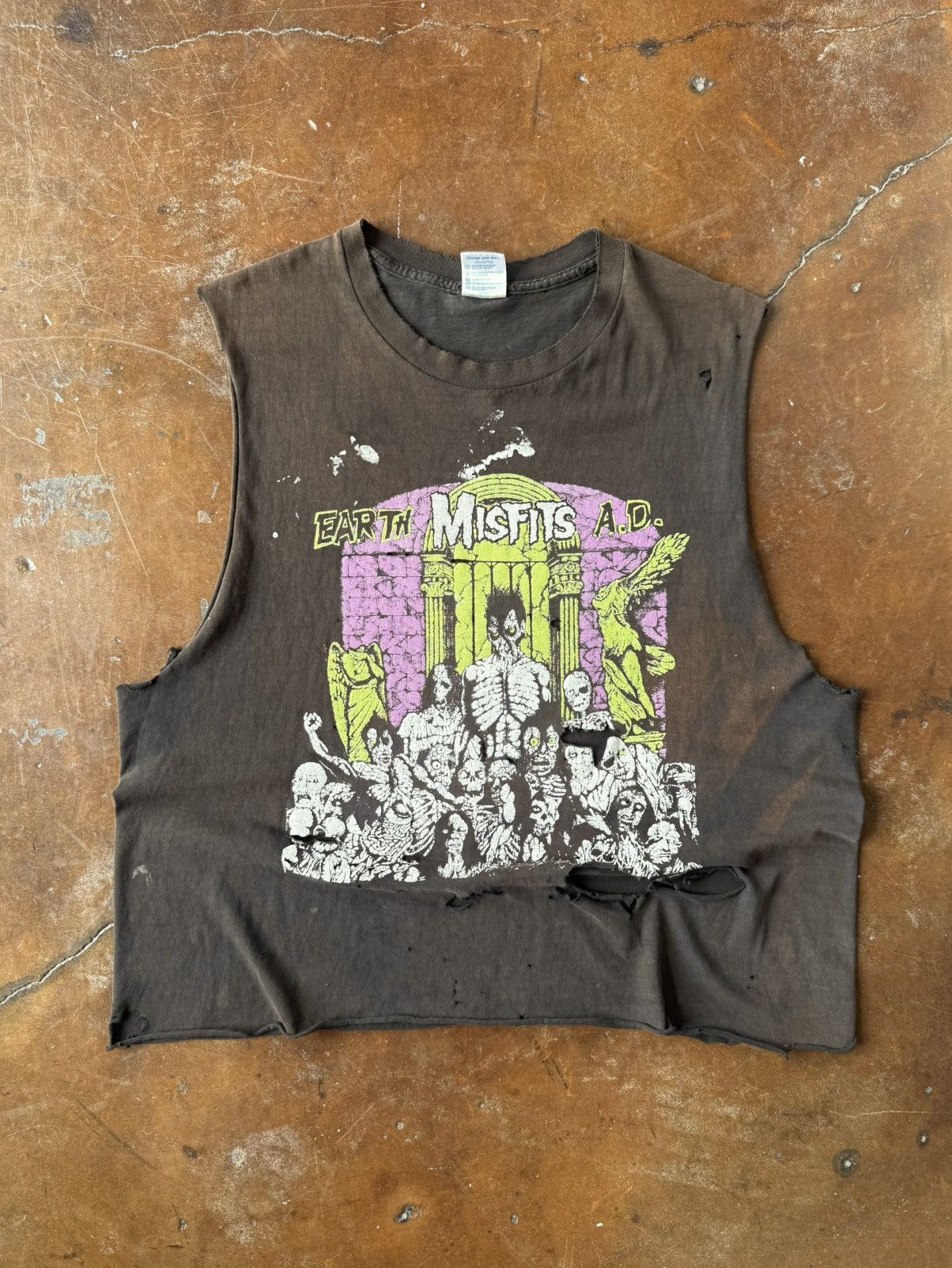 Vintage vintage 90s faded/distressed misfits grunge cut-off shirt Size US XL / EU 56 / 4 - 1 Thumbnail