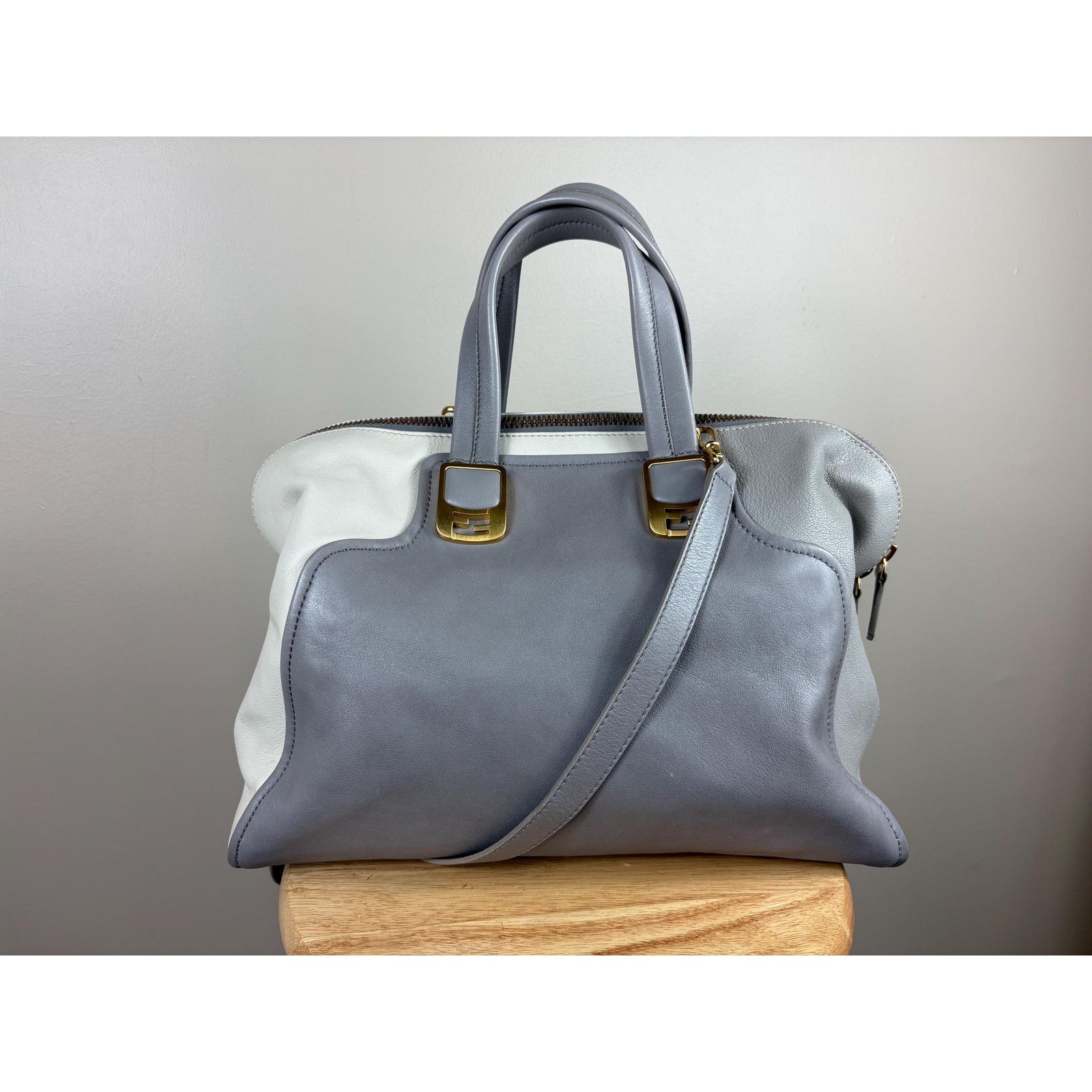 Fendi Authentic Fendi Gray Leather Chameleon Colorblock Shoulder Size ONE SIZE - 1 Thumbnail