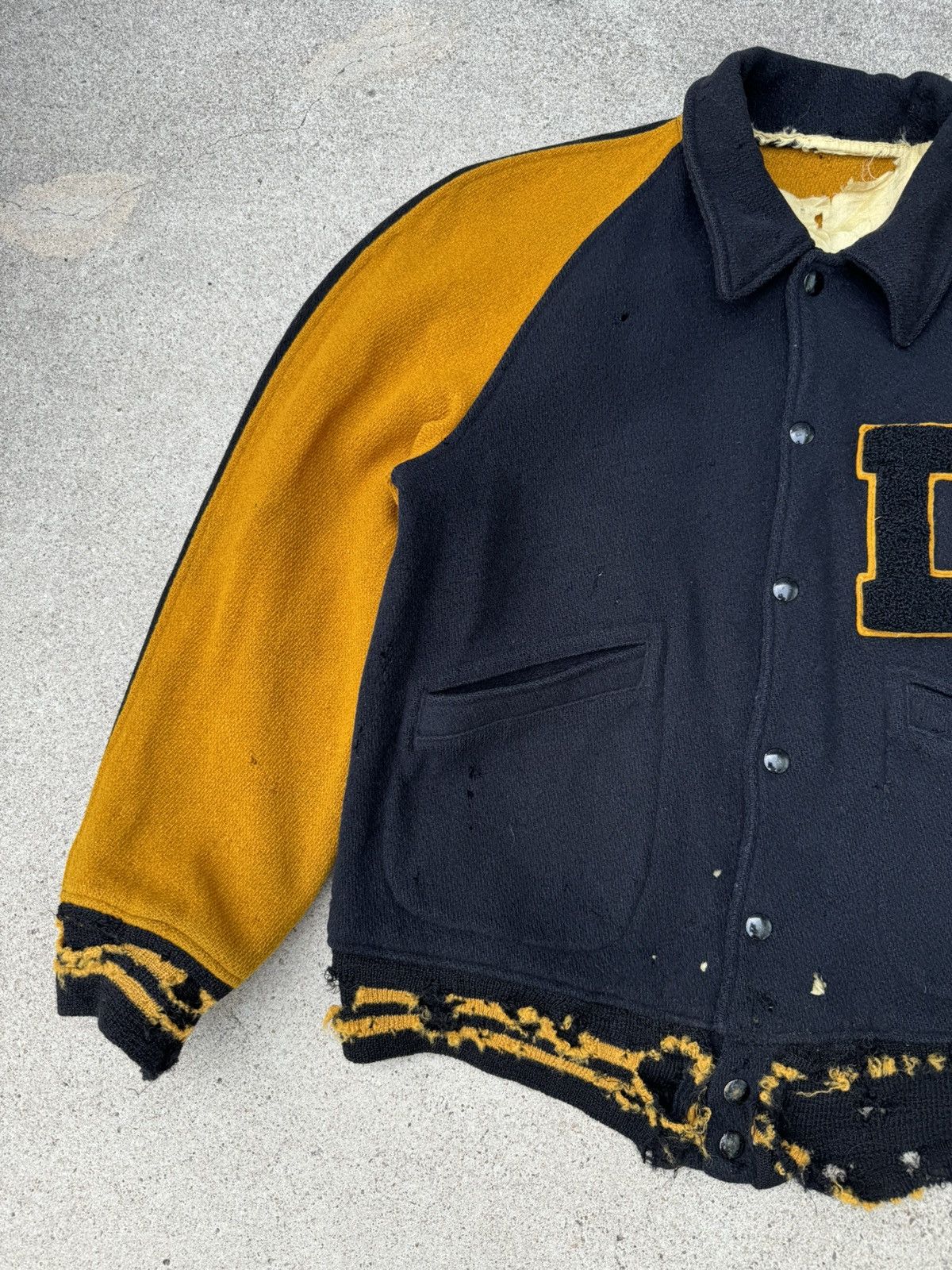 Vintage Vintage 50s Distressed Grunge Wool Patches Bomber Jacket S/M Size US M / EU 48-50 / 2 - 4 Thumbnail