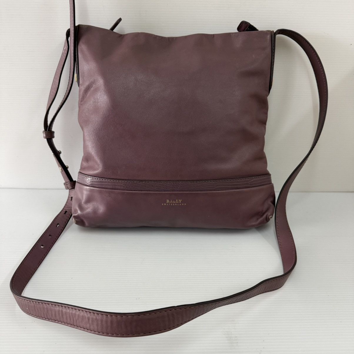 Bally Bally Leather Large Sling Bag Size ONE SIZE - 1 Thumbnail