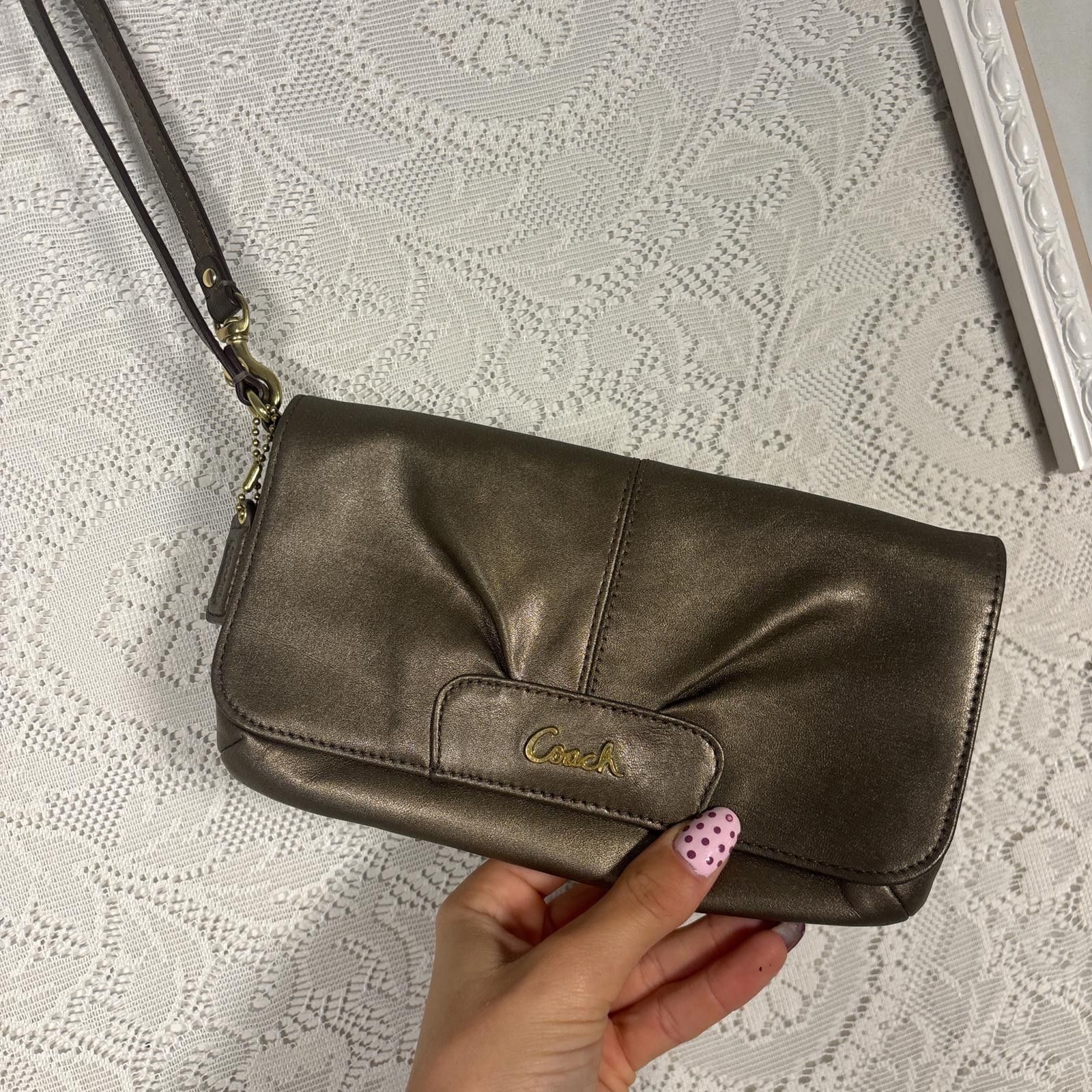 Coach vintage coach metallic wristlet Size ONE SIZE - 2 Thumbnail