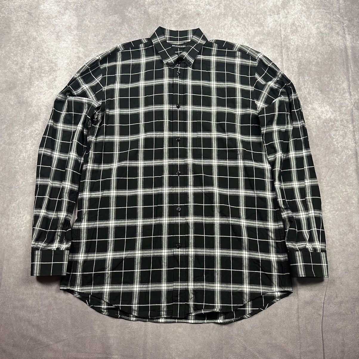 Balenciaga Balenciaga plaid back logo shirt Size US M / EU 48-50 / 2 - 3 Thumbnail