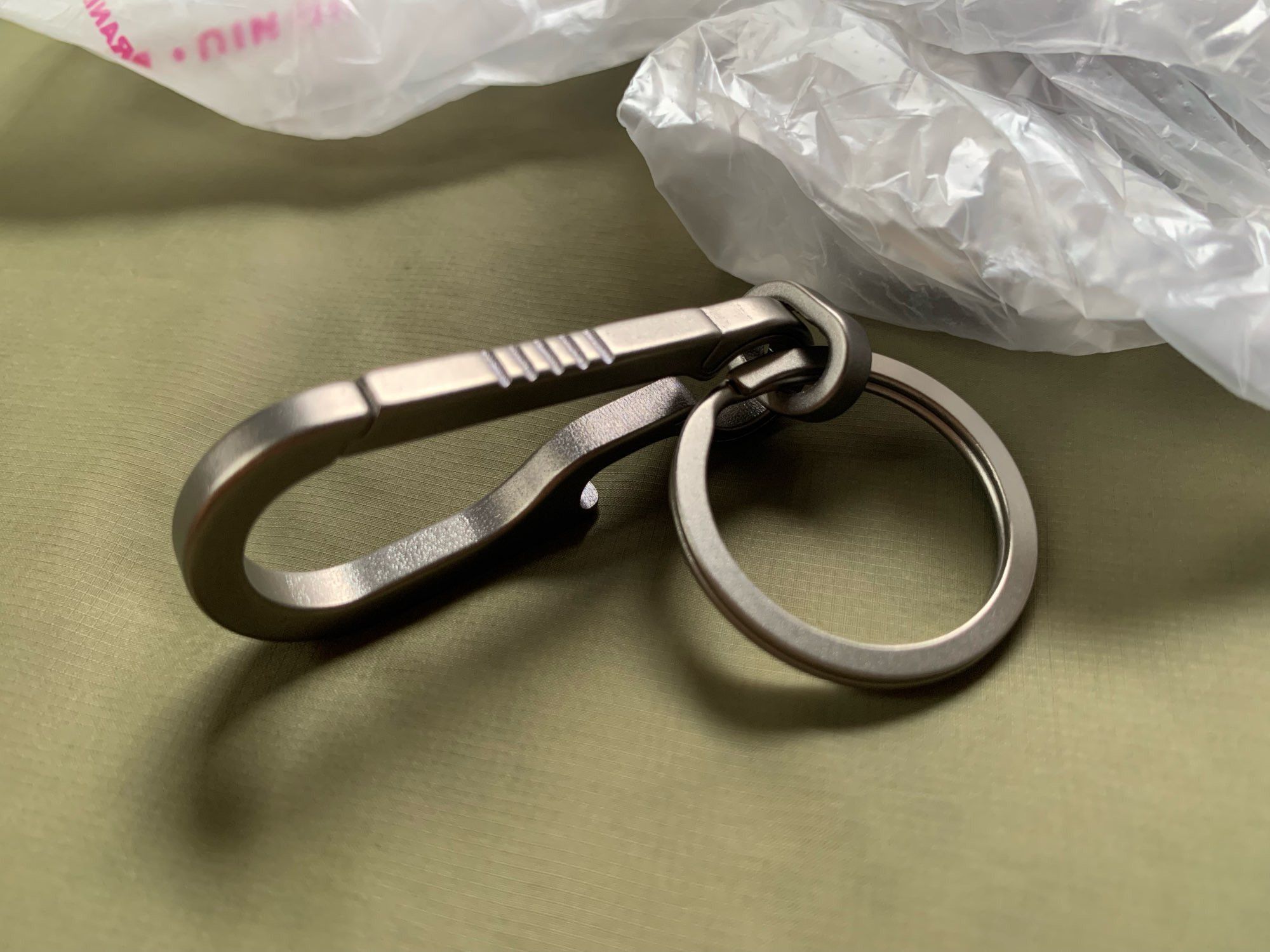 Other 8cm Titanium Alloy Street Bottle Opener Carabiner Size ONE SIZE - 2 Thumbnail