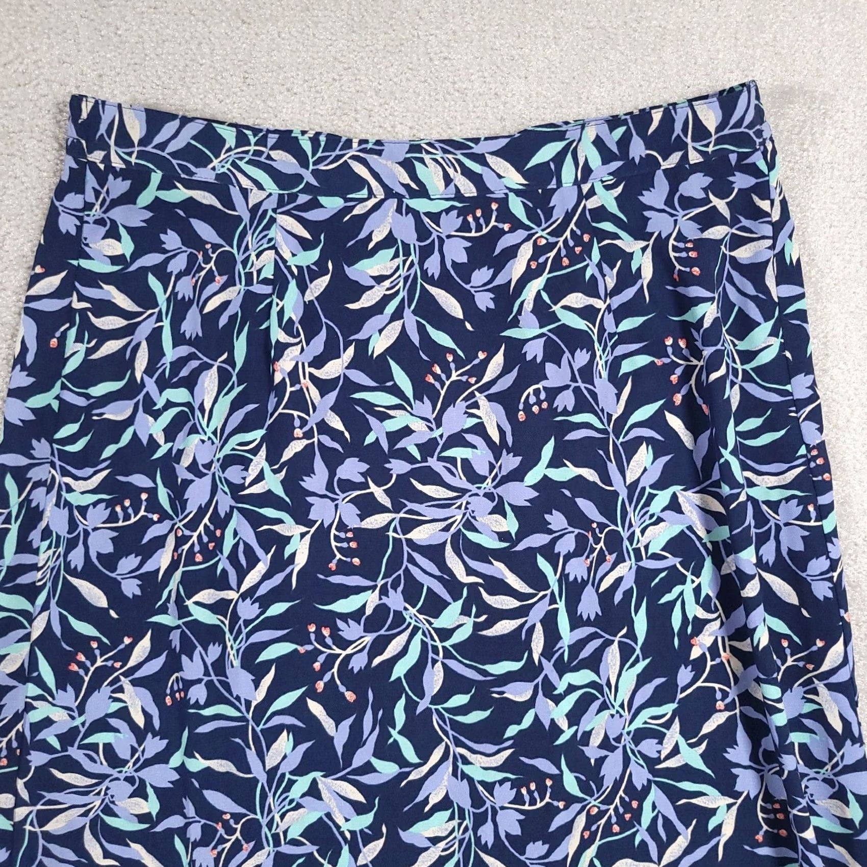 Vintage Sag Harbor Skirt Womens Small Blue Floral Back Zipper Elastic Stretch Long Conversation Size 28" / US 6 / IT 42 - 3 Thumbnail