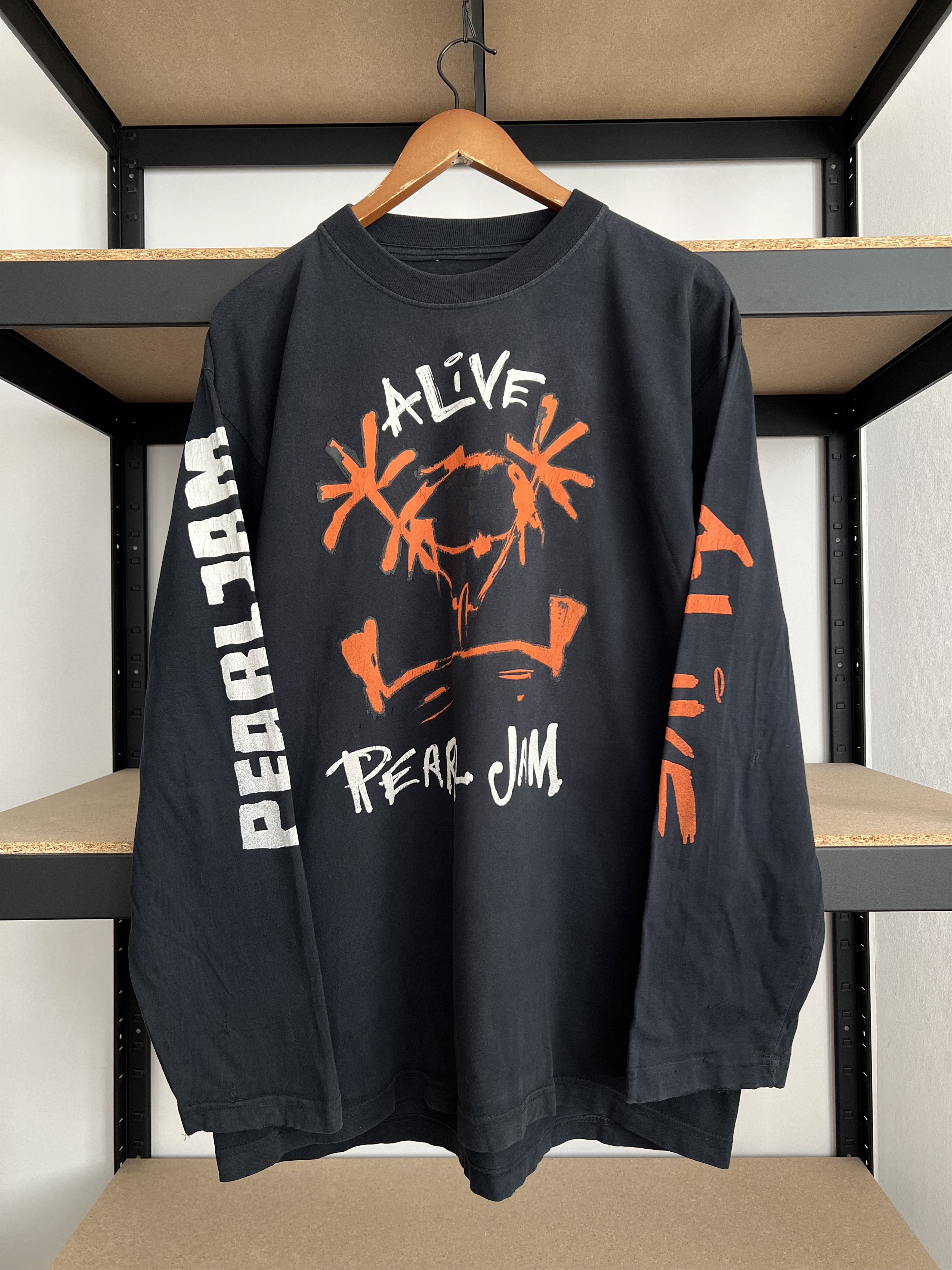 Band Tees Vintage 90s Pearl Jam Alive Black Long Sleeve T-shirt Size US XL / EU 56 / 4 - 3 Thumbnail