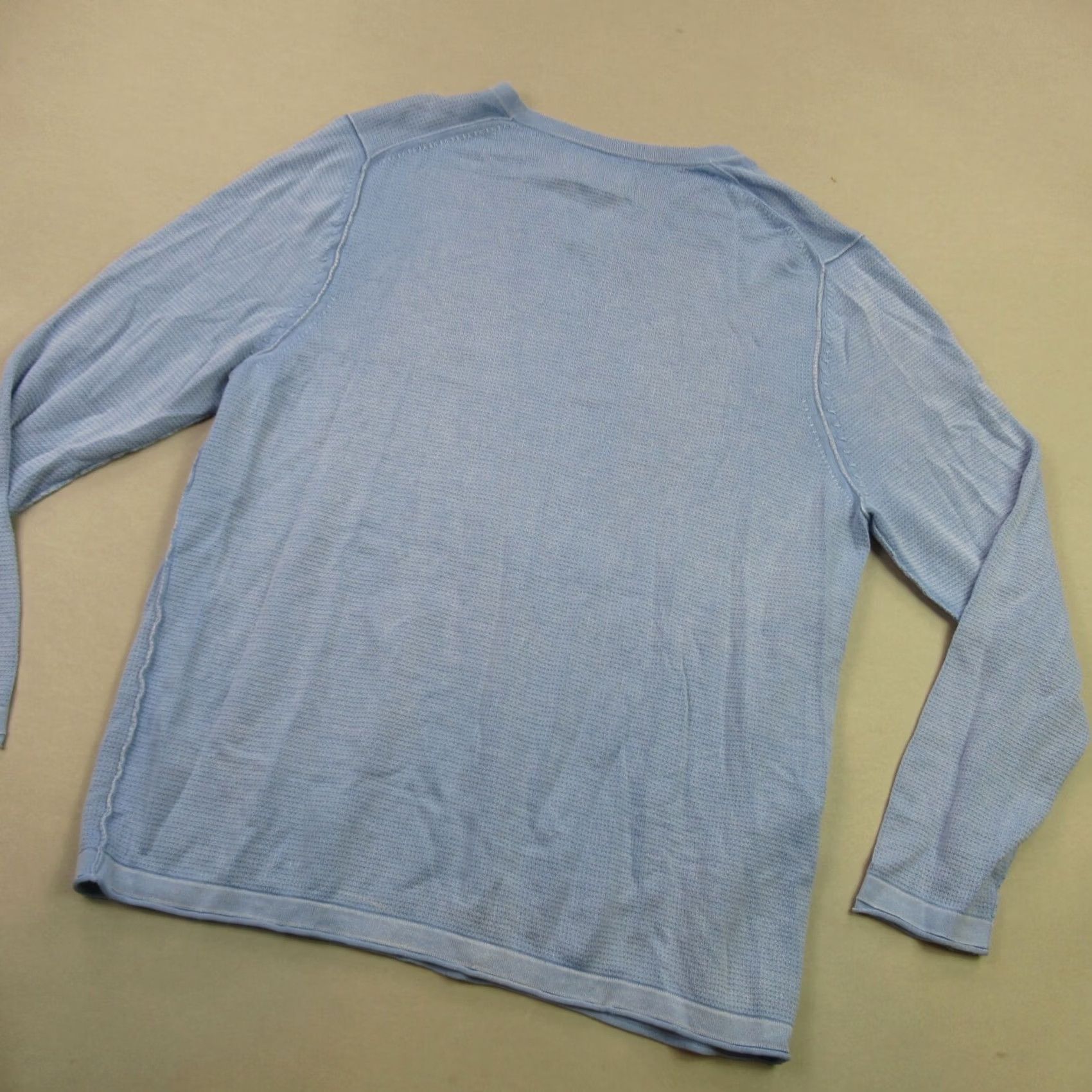Tommy Bahama Tommy Bahama Sweater Large Blue Long Sleeve V Neck Pullover Outdoors Mens Size US L / EU 52-54 / 3 - 7 Thumbnail