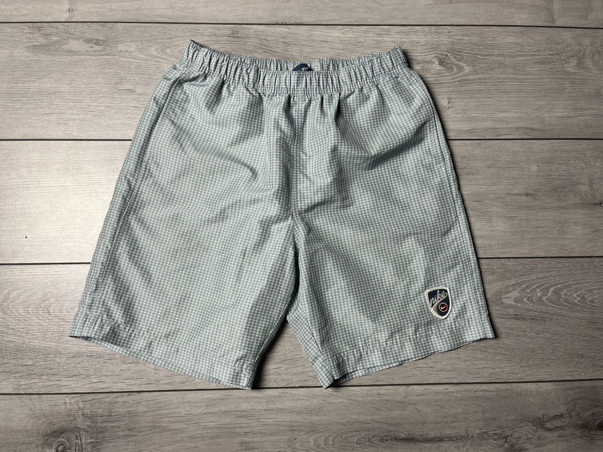 Nike Vintage Nike shorts size Medium Size US 32 / EU 48 - 1 Thumbnail