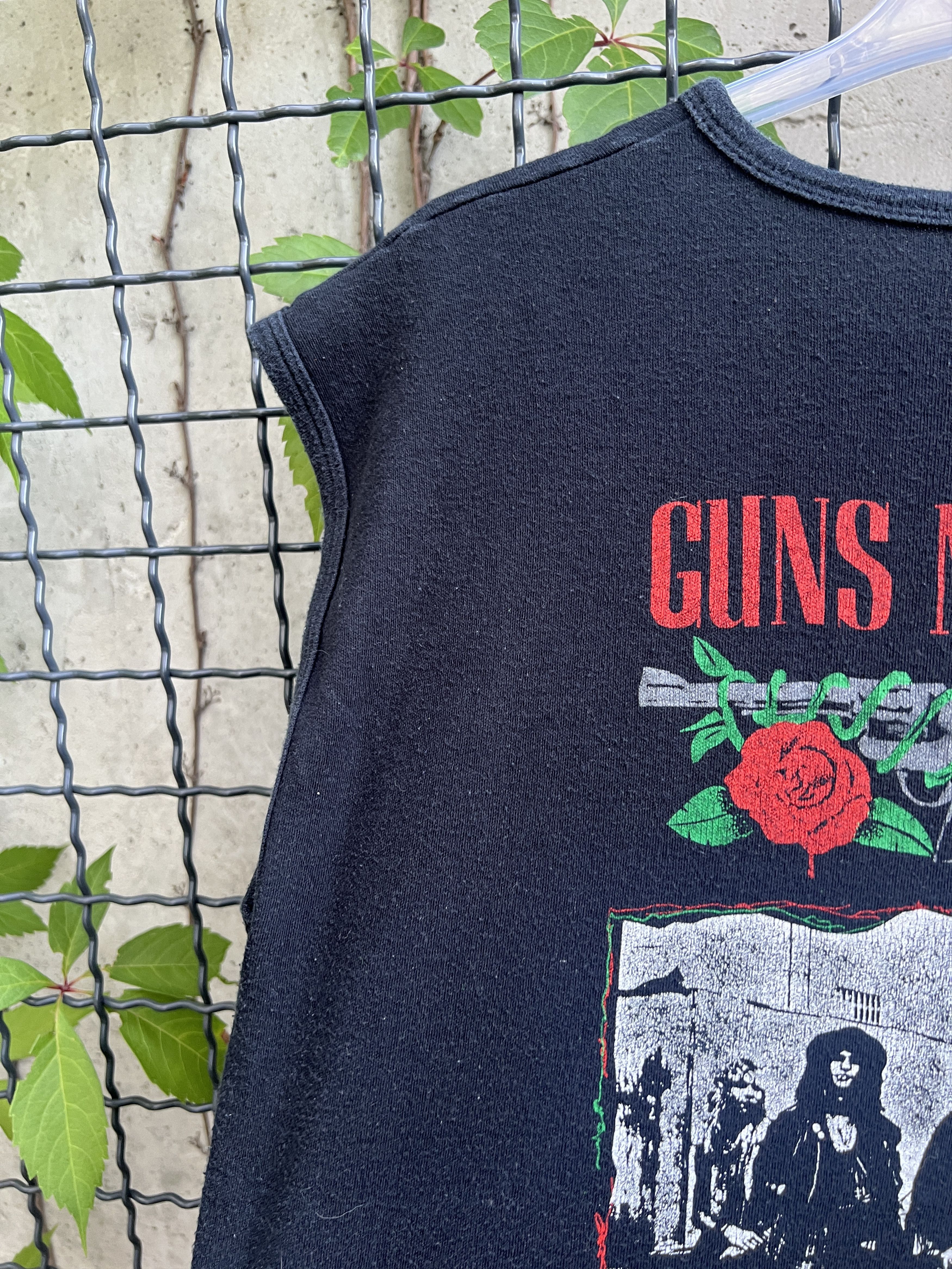 Band Tees Vintage 90s Guns N Roses Rock Band Tank Top Shirt Size US M / EU 48-50 / 2 - 11 Thumbnail