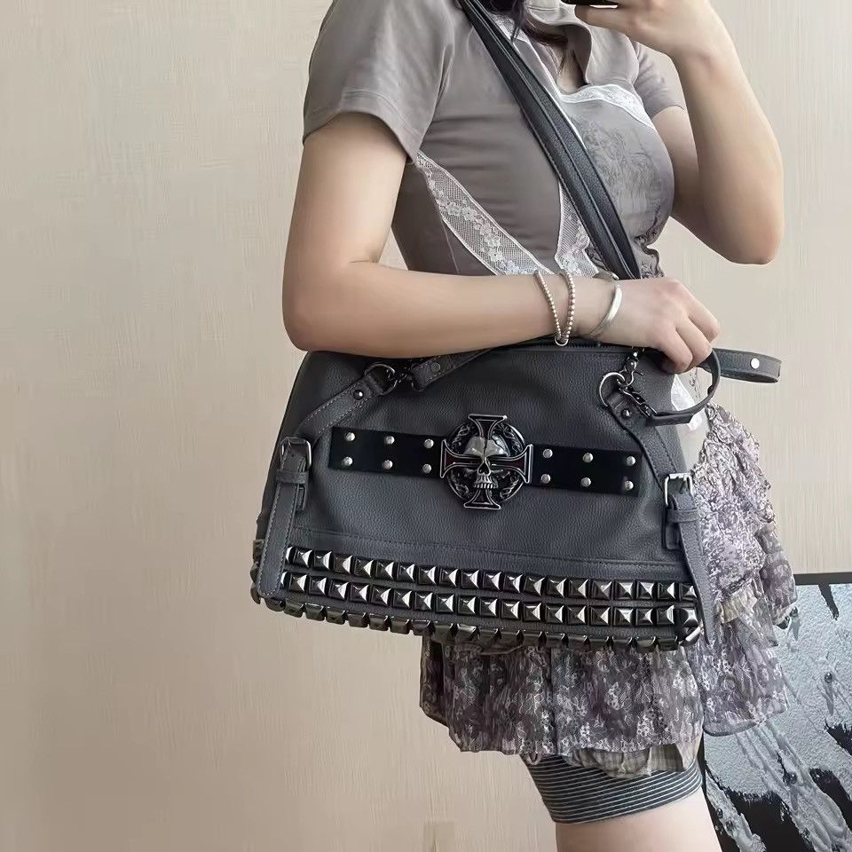 Other Handmade Y2K Punk Skull Rivet Shoulder Messenger Bag Size ONE SIZE - 3 Thumbnail