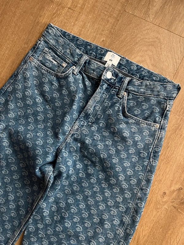 H&M H&M x 100 Years of Disney Monogram Denim Jeans 30 x 32 Size US 30 / EU 46 - 3 Thumbnail