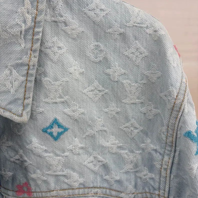 Louis Vuitton Louis Vuitton FW24 Taylor co-branded color letter logo den Size US M / EU 48-50 / 2 - 6 Thumbnail