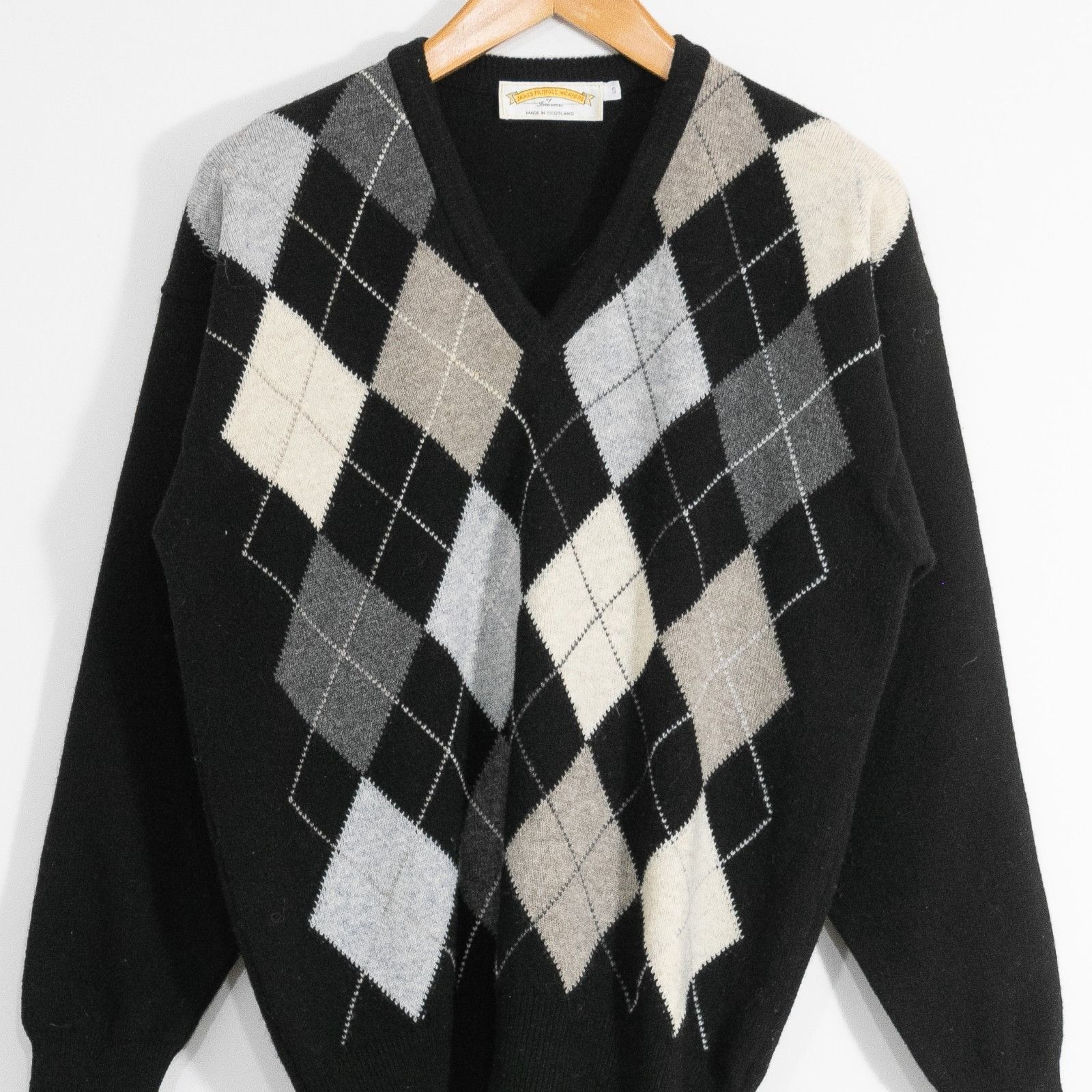 Vintage Vintage Argyle Scottish Wool Sweater Small - V-Neck Preppy Size US S / EU 44-46 / 1 - 2 Thumbnail