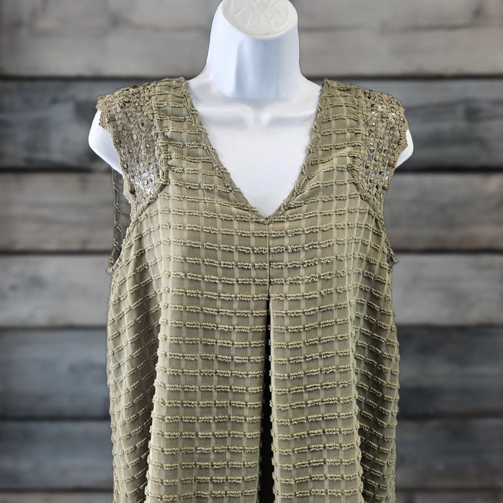 Vintage Knox Rose Womens Top Sz Medium Green Crochet Lace Textured V-Neck Shirt Womens Green Crochet Lace Textured V-Neck Knox Rose Top M Size M / US 6-8 / IT 42-44 - 1 Thumbnail