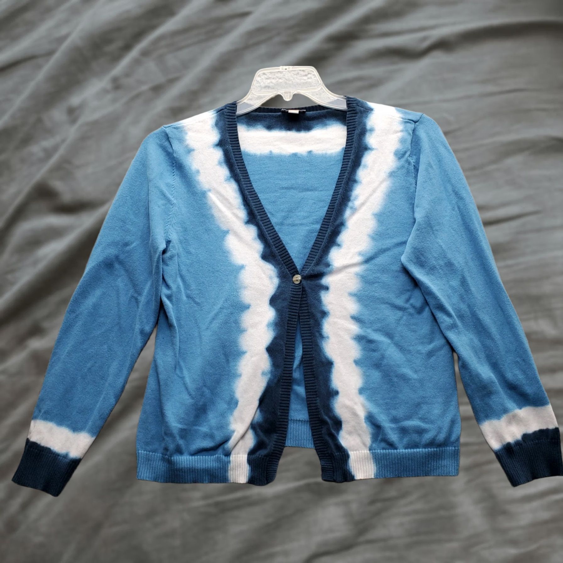 J. Jill J. Jill Womens Size M Multi Tie Dye Raglan Sleeve V-Neck Cardigan Sweater Size M / US 6-8 / IT 42-44 - 1 Thumbnail