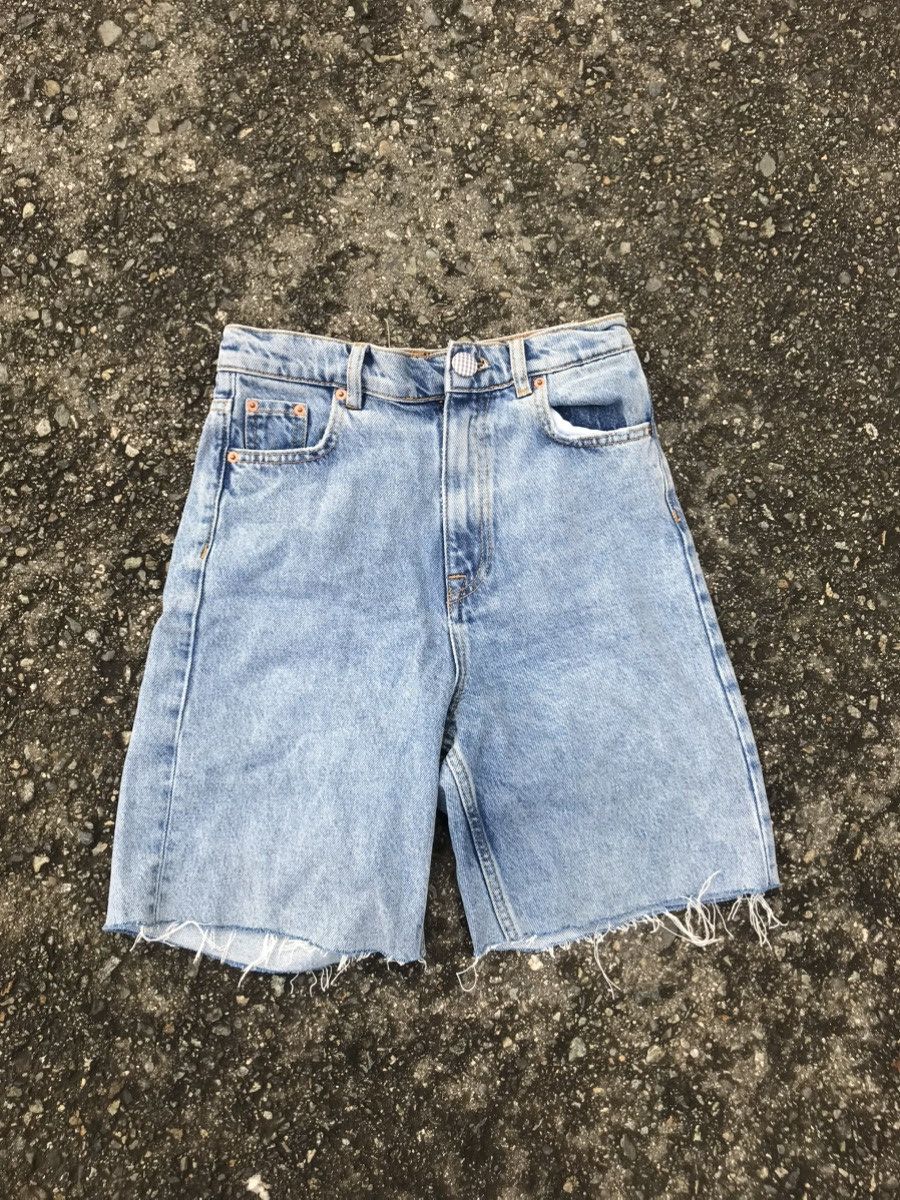 Zara Zara The 90’s Bermuda Denim Shorts Size 25" / US 0 / IT 36 - 1 Thumbnail