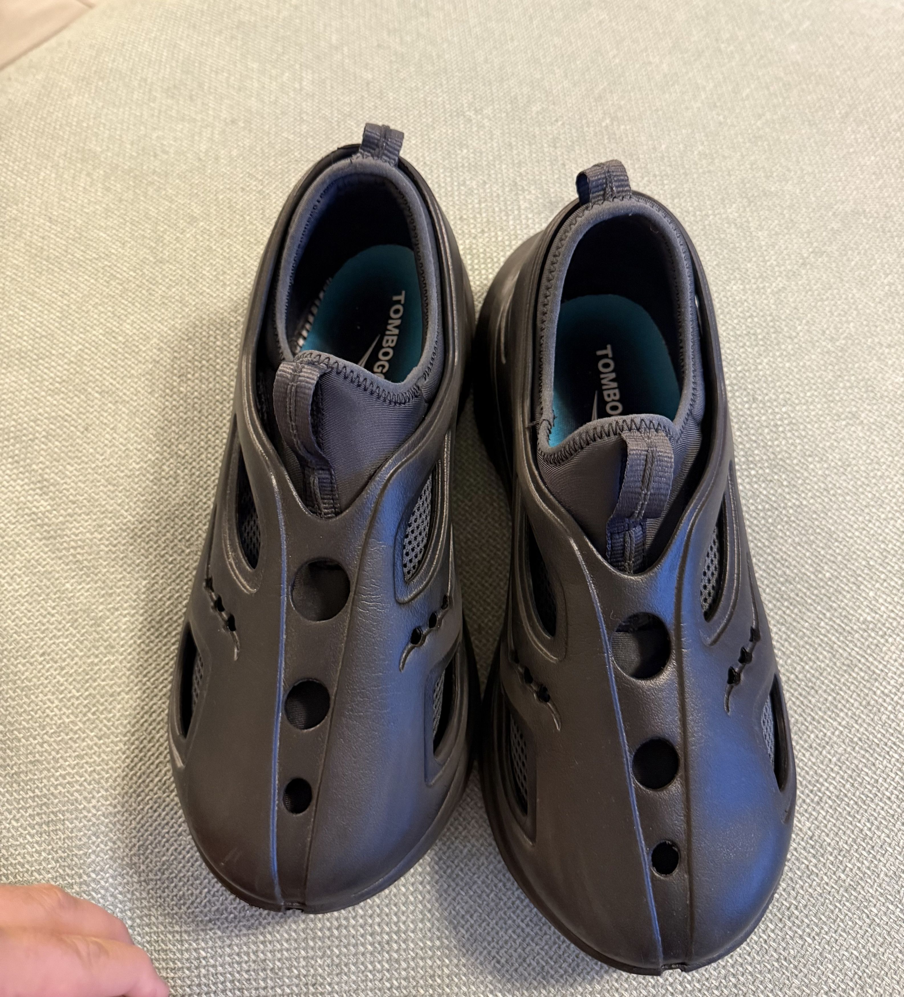 Saucony *MSG TO OFFER* Saucony TOMBOGO Black Slip on Size US 9 / EU 42 - 3 Thumbnail