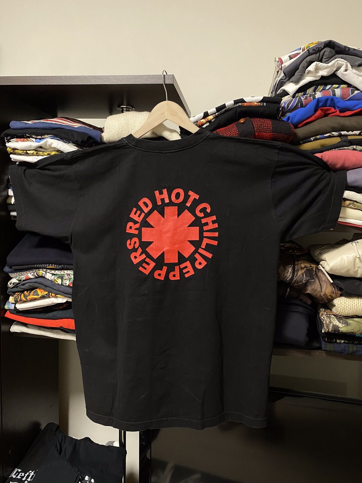 Band Tees Vintage Red Hot Chill Peppers Rock Tee Faded Size US XL / EU 56 / 4 - 7 Thumbnail