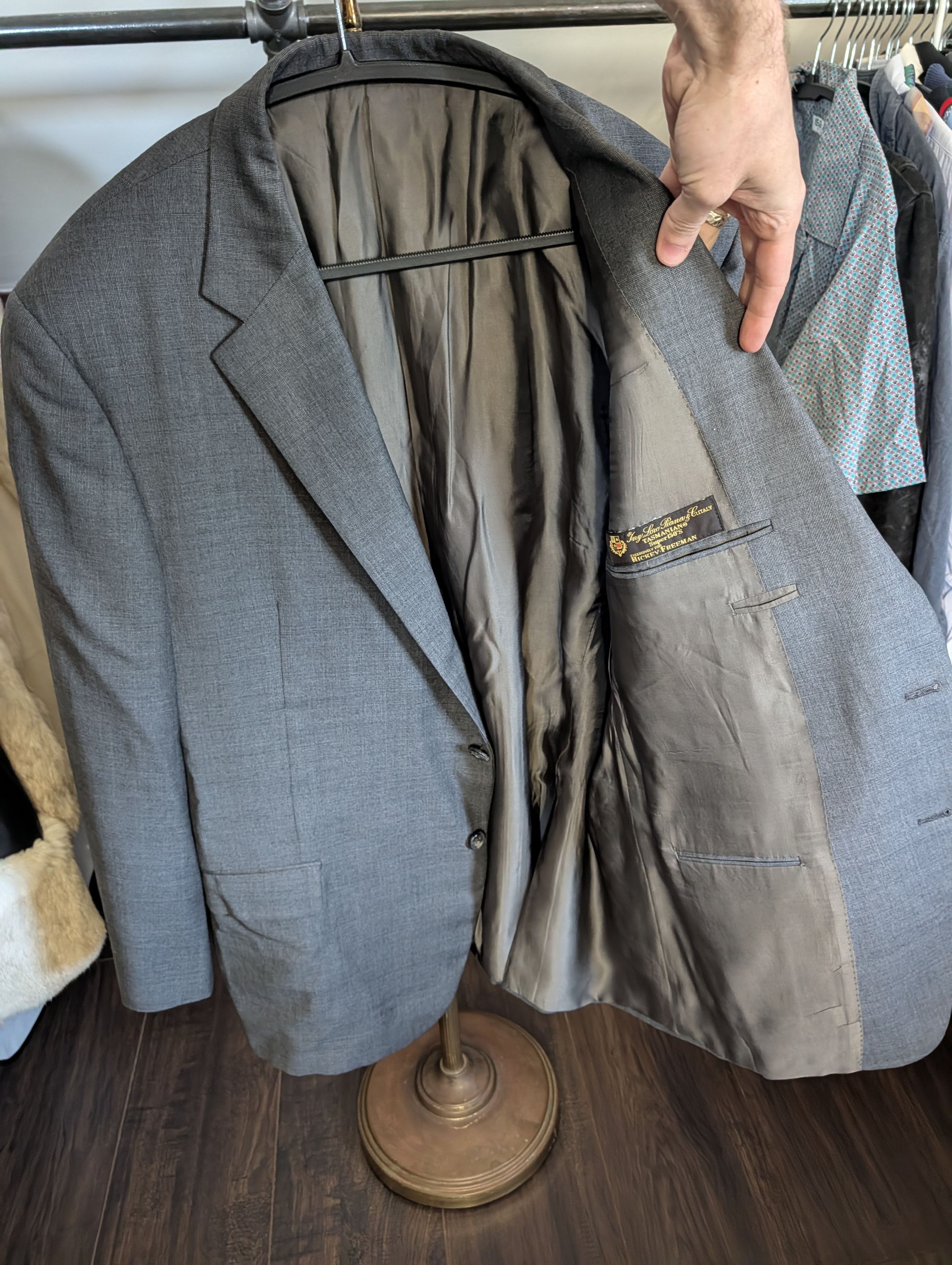 Hickey Freeman LORO PIANA 2pc Super 150s Worsted Wool gray suit Size 46R - 11 Thumbnail