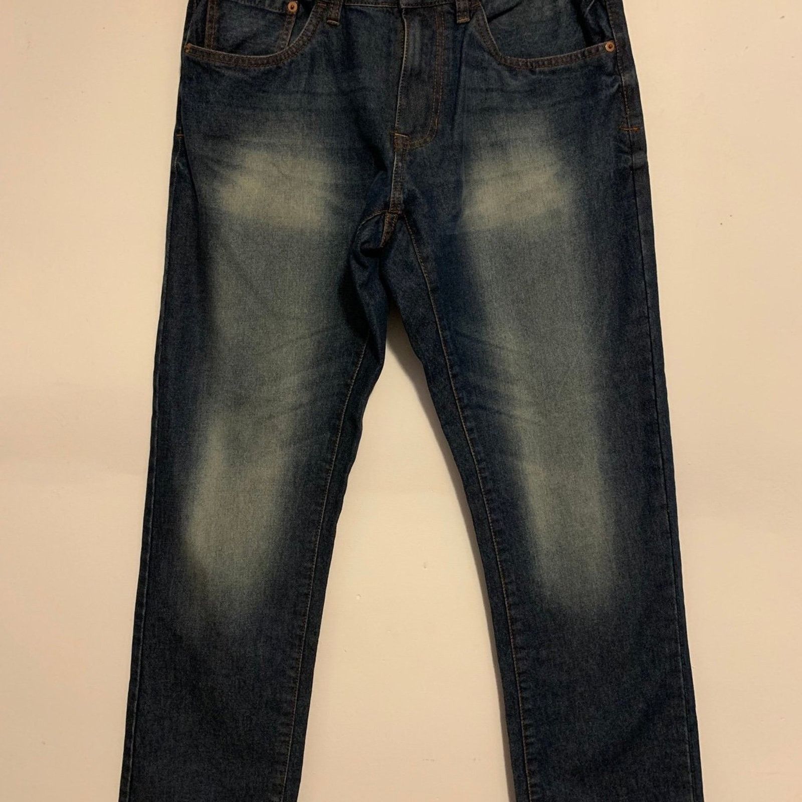 Izod Izod Men’s Straight Fit Jeans Size 34x32 Size US 34 / EU 50 - 1 Thumbnail