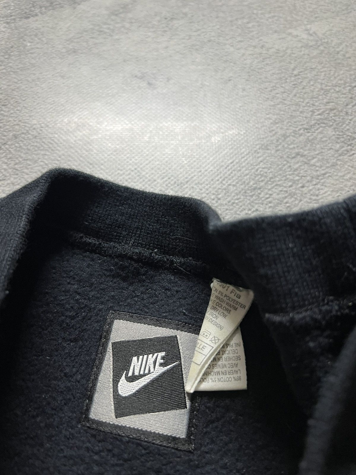 Nike × Vintage Vintage Y2k Nike 🖤 Faded Crewneck Mini Logo Sweatshirt 90’s Size US XL / EU 56 / 4 - 10 Thumbnail