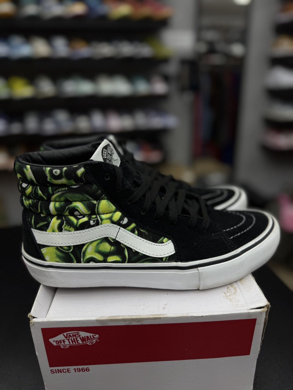 Supreme Supreme 2018 Vans Glow In Dark Green Size 9 RARE Size US 9 / EU 42 - 1 Thumbnail
