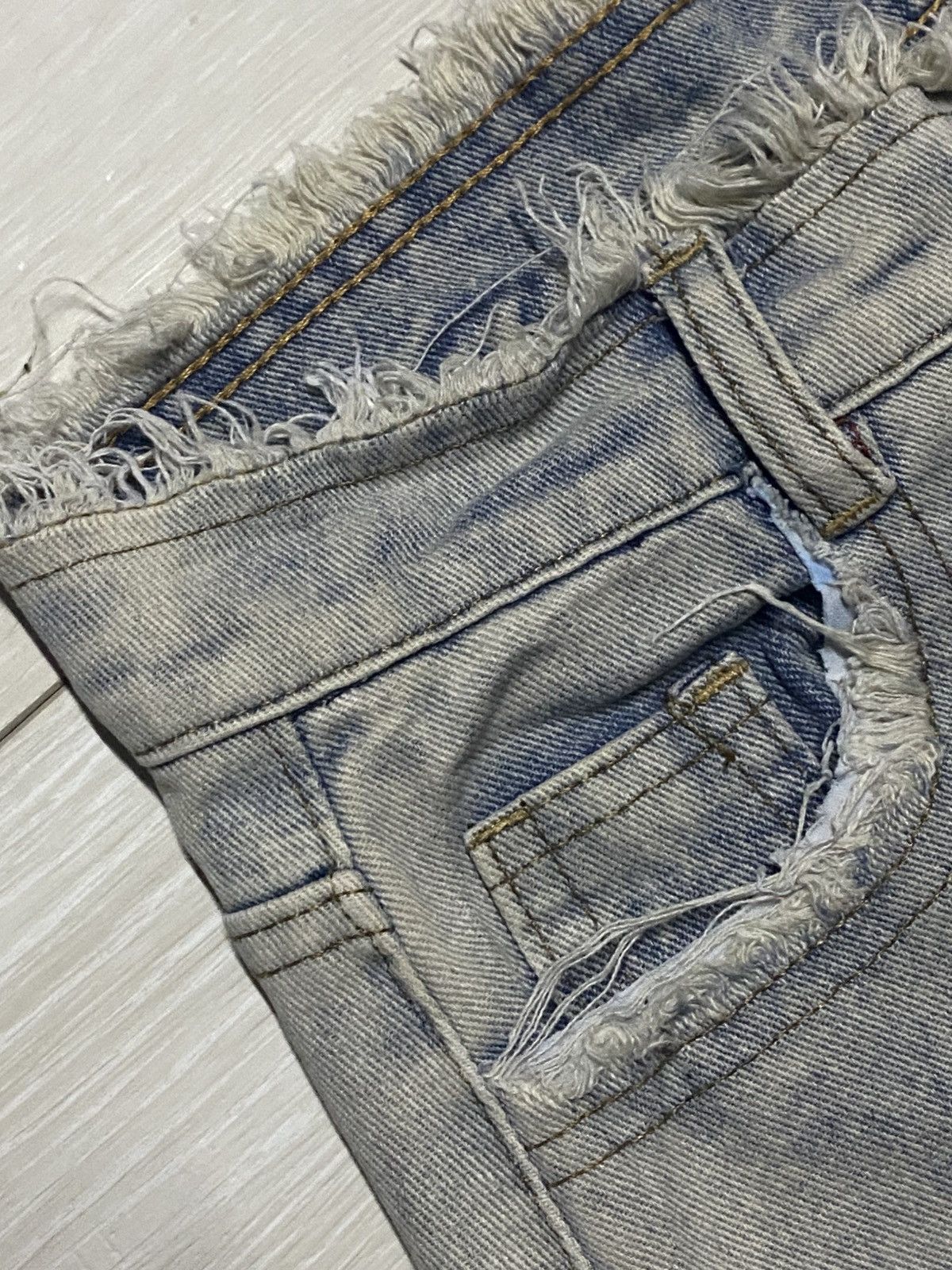 Hysteric Glamour Vintage Japanese Brand Light Wash Frayer Jeans Size US 27 - 8 Thumbnail