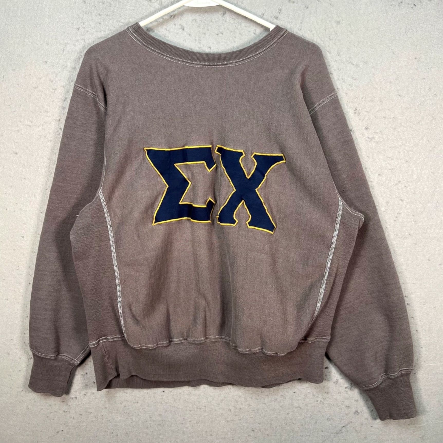 Champion VINTAGE Champion Reverse Weave Sweatshirt Large Mens 80s Gray Crewneck Pullover Sweatshirt 7/10 Stains Distressing 80s Theme Winter Spring Fall Size US L / EU 52-54 / 3 - 2 Thumbnail