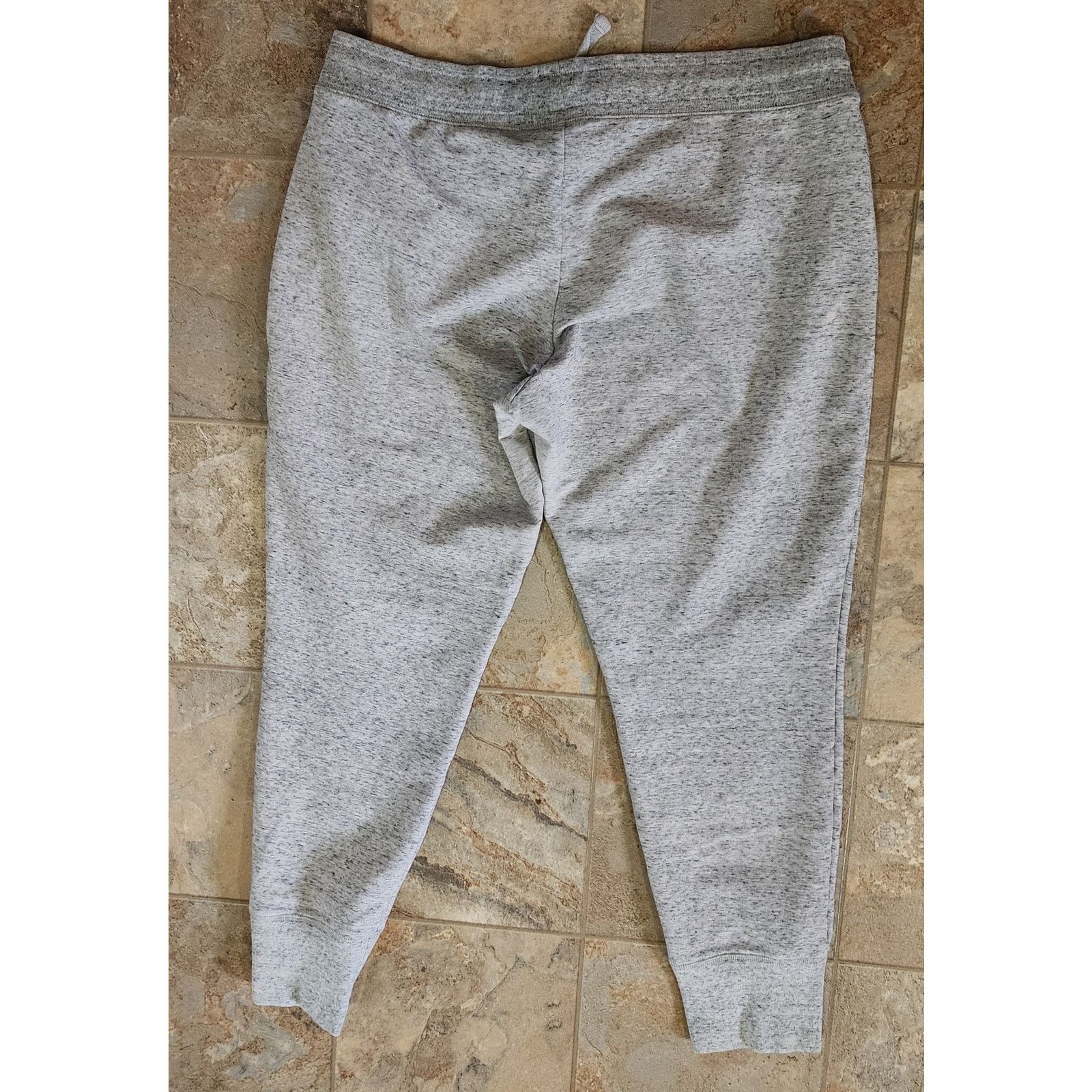 Victoria's Secret Victoria's Secret Pink Sweatpants Light Gray Logo size large Size 34" / US 12 / IT 48 - 2 Thumbnail