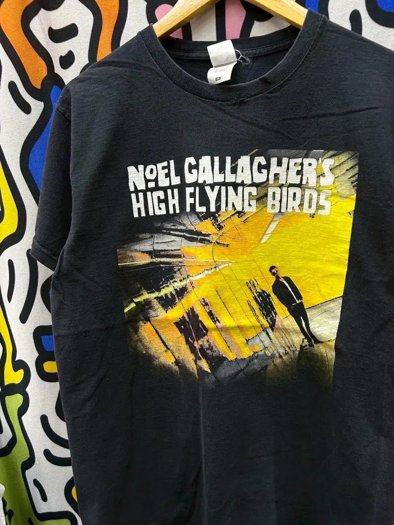 Vintage Vintage 2000s Noel Gallaghers OASIS tshirt size M Size US M / EU 48-50 / 2 - 1 Thumbnail