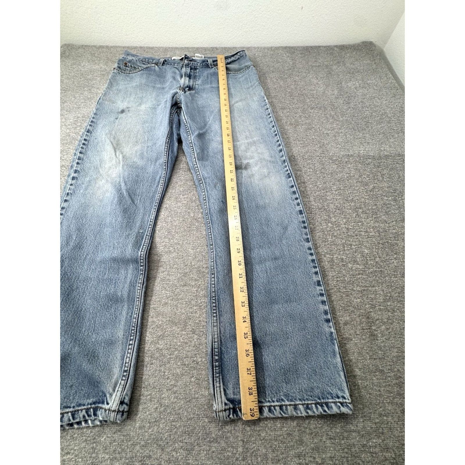 Levi's VINTAGE Levi's 505 Jeans Regular Fit 36x30 Denim Straight Light Blue Y2K Red Tab Men Jeans Size US 36 / EU 52 - 6 Thumbnail
