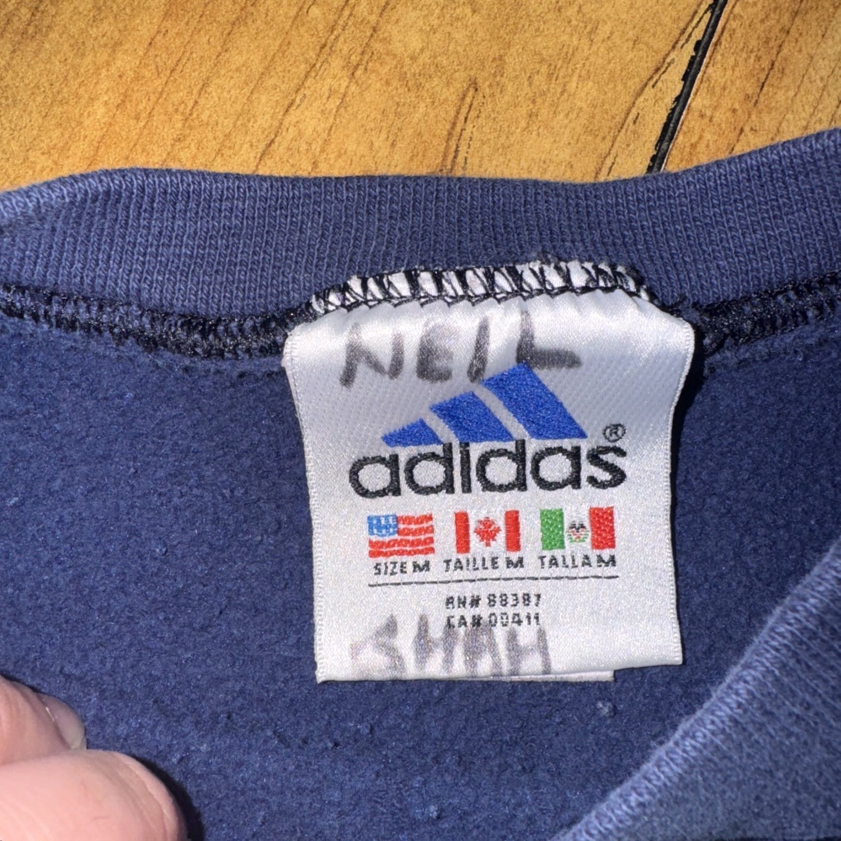 Adidas VINTAGE Adidas Crewneck Sweater Men Blue Medium Felt Spell Out 22x24 Size US M / EU 48-50 / 2 - 4 Thumbnail