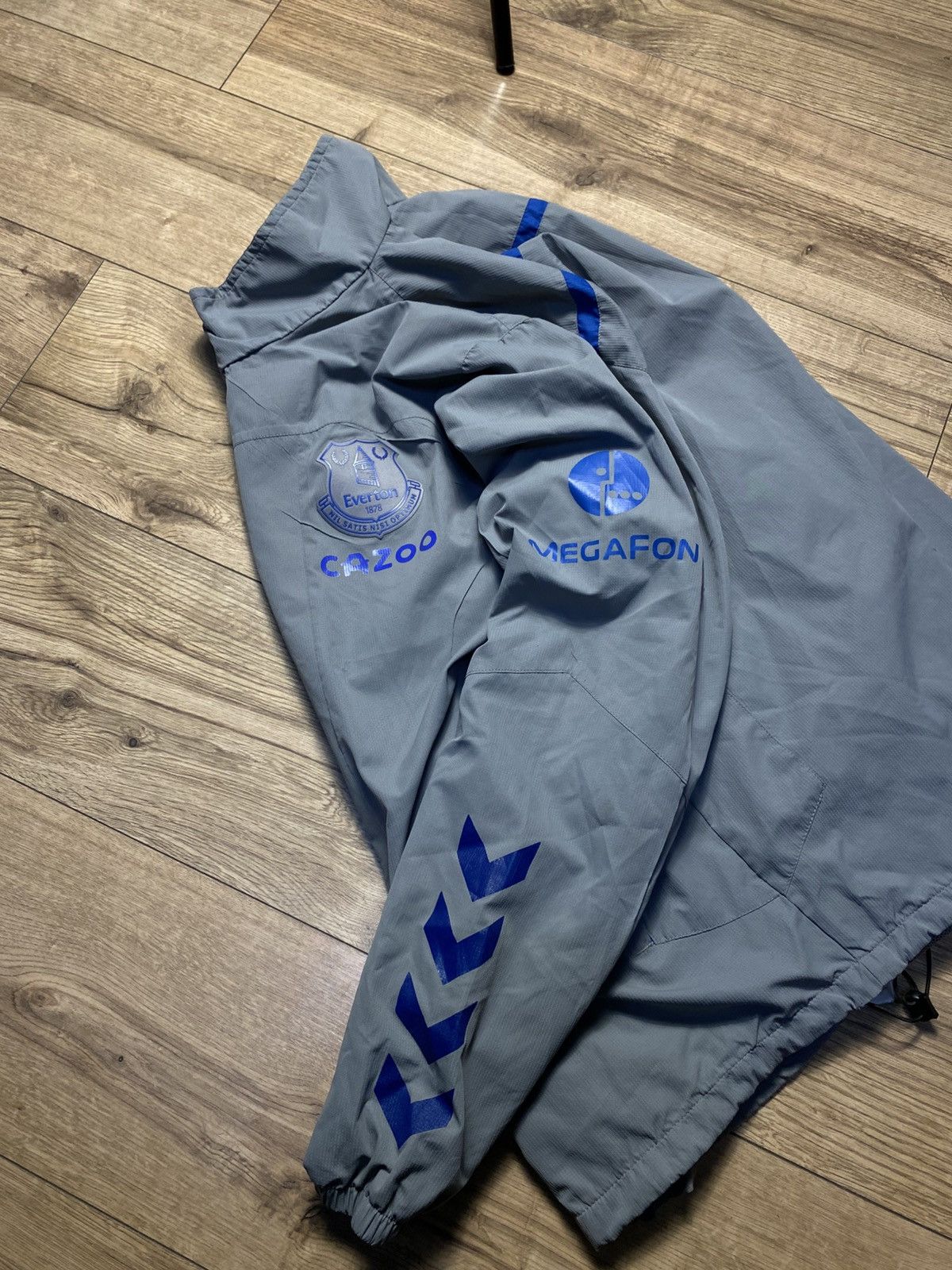 Hummel EVERTON FOOTBALL SOCCER TRAINING JACKET HUMMEL sz L MEN Size US L / EU 52-54 / 3 - 3 Thumbnail