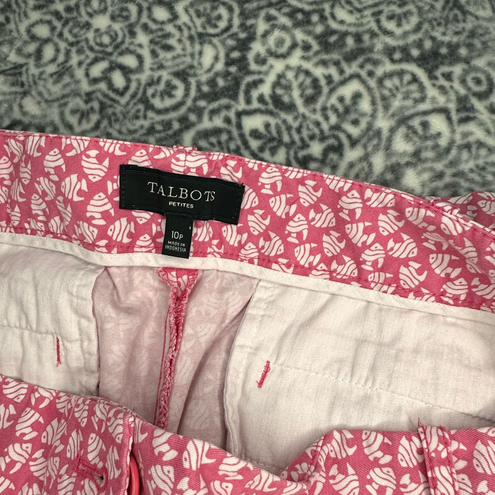Robert Talbott Talbots Capris Size 10 Petite Fish Pattern Womens Size 38" / US 16 / IT 52 - 9 Thumbnail
