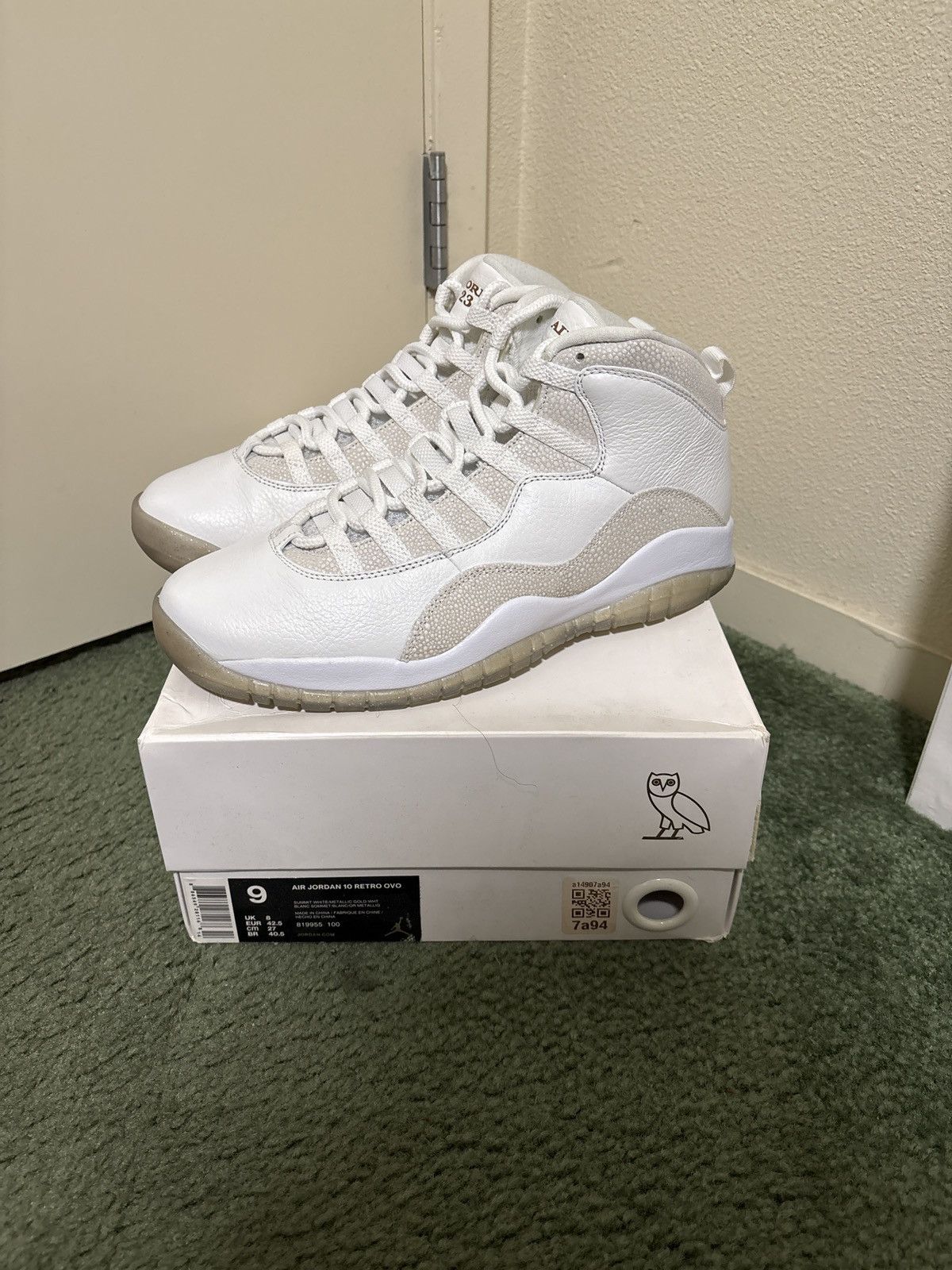Jordan Brand × October's Very Own Jordan 10 Retro OVO Size US 9 / EU 42 - 1 Thumbnail