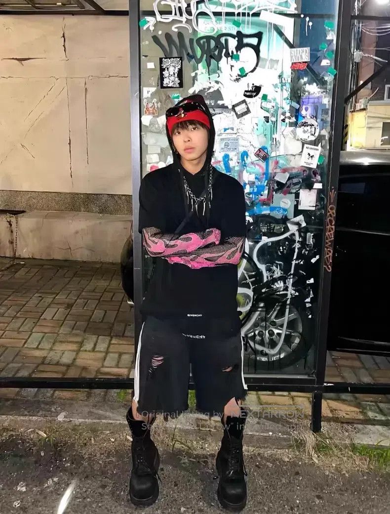 Givenchy Givenchy Stacked Flame Patchwork Fake Two-Piece Qilin Arm Size US XL / EU 56 / 4 - 4 Thumbnail