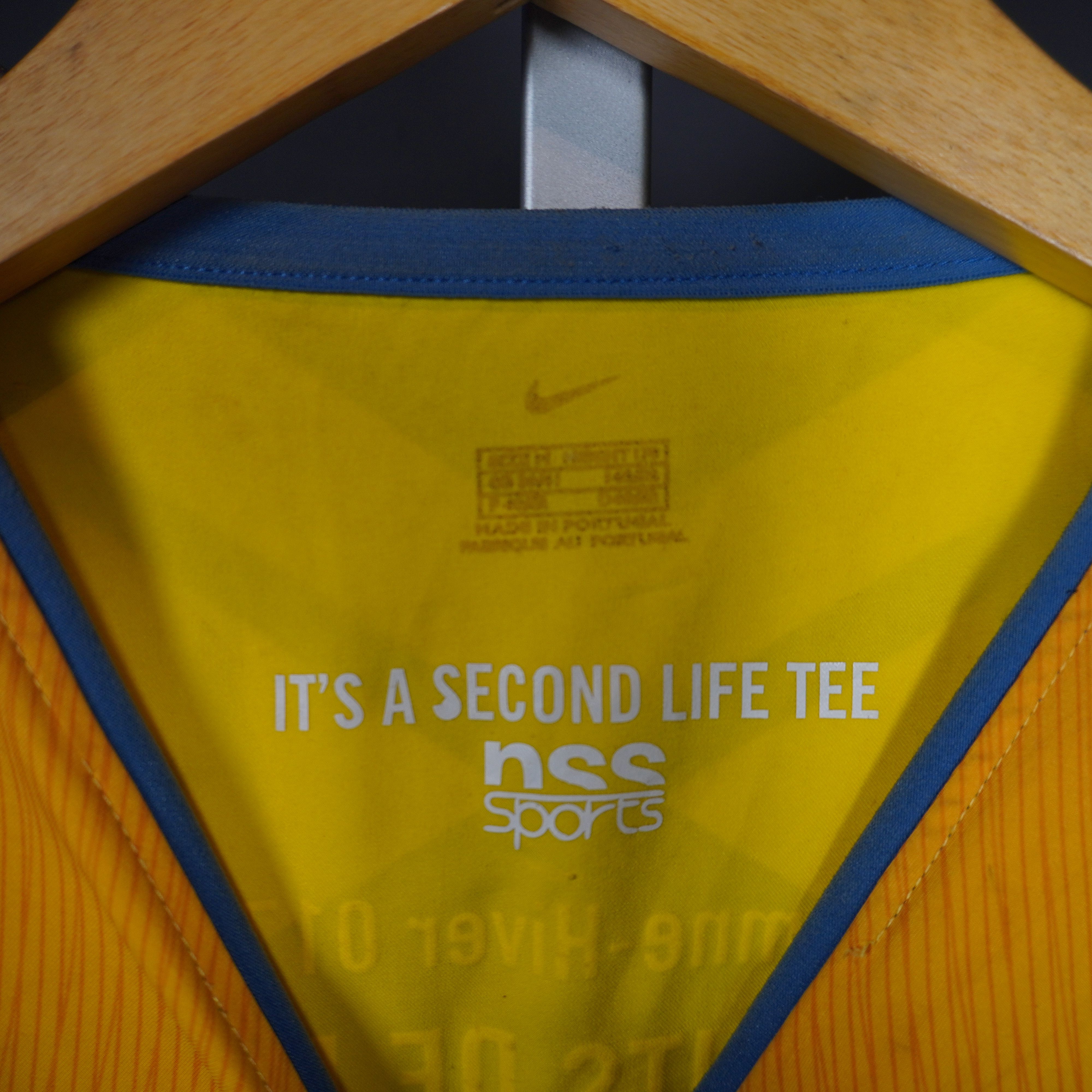 Nike Jersey Leeds United 2002/2003 X Vetements Tribute Issue Size US L / EU 52-54 / 3 - 4 Thumbnail