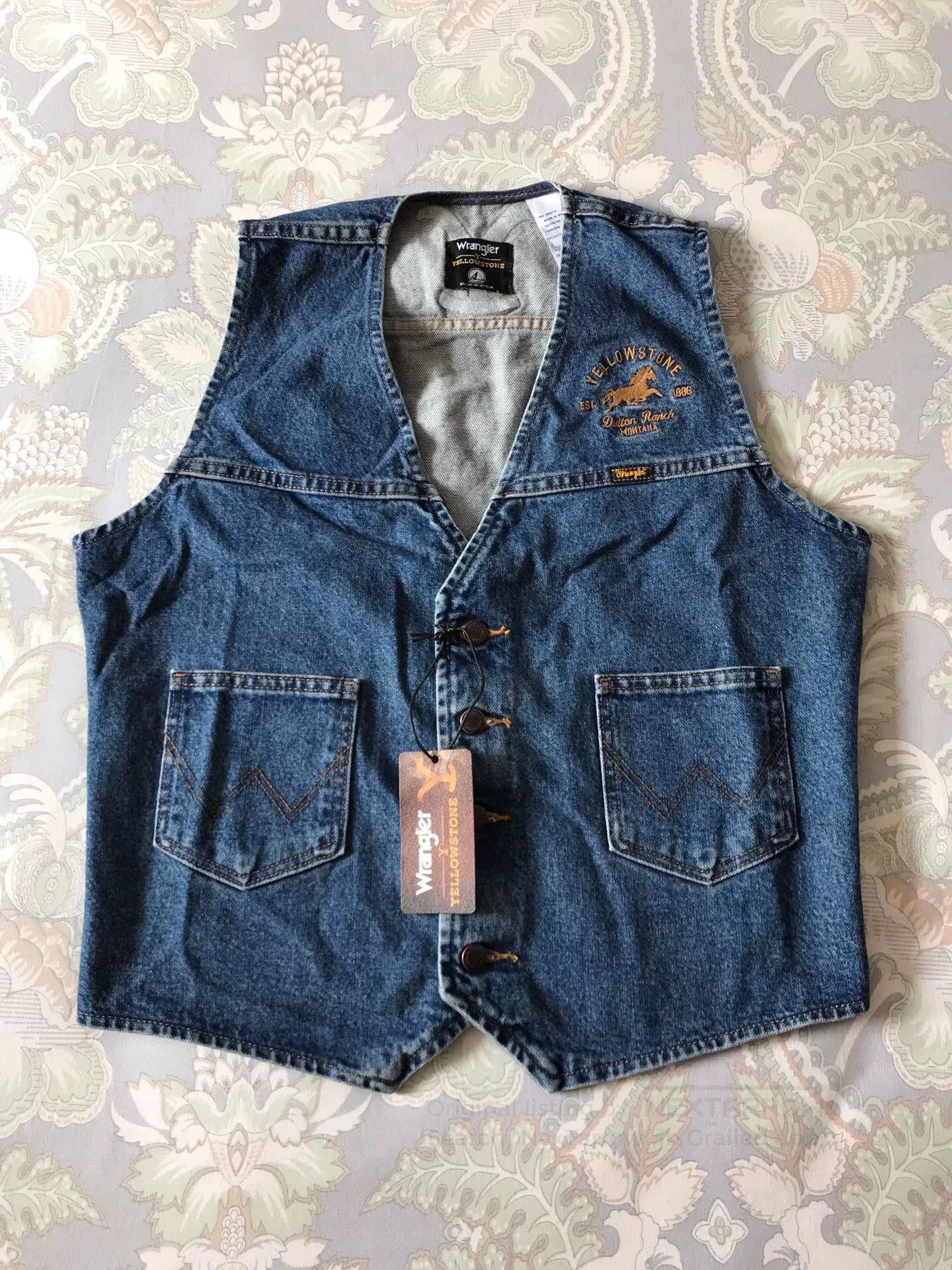 Wrangler Wrangler x Yellowstone Denim Vest. Size US M / EU 48-50 / 2 - 1 Thumbnail
