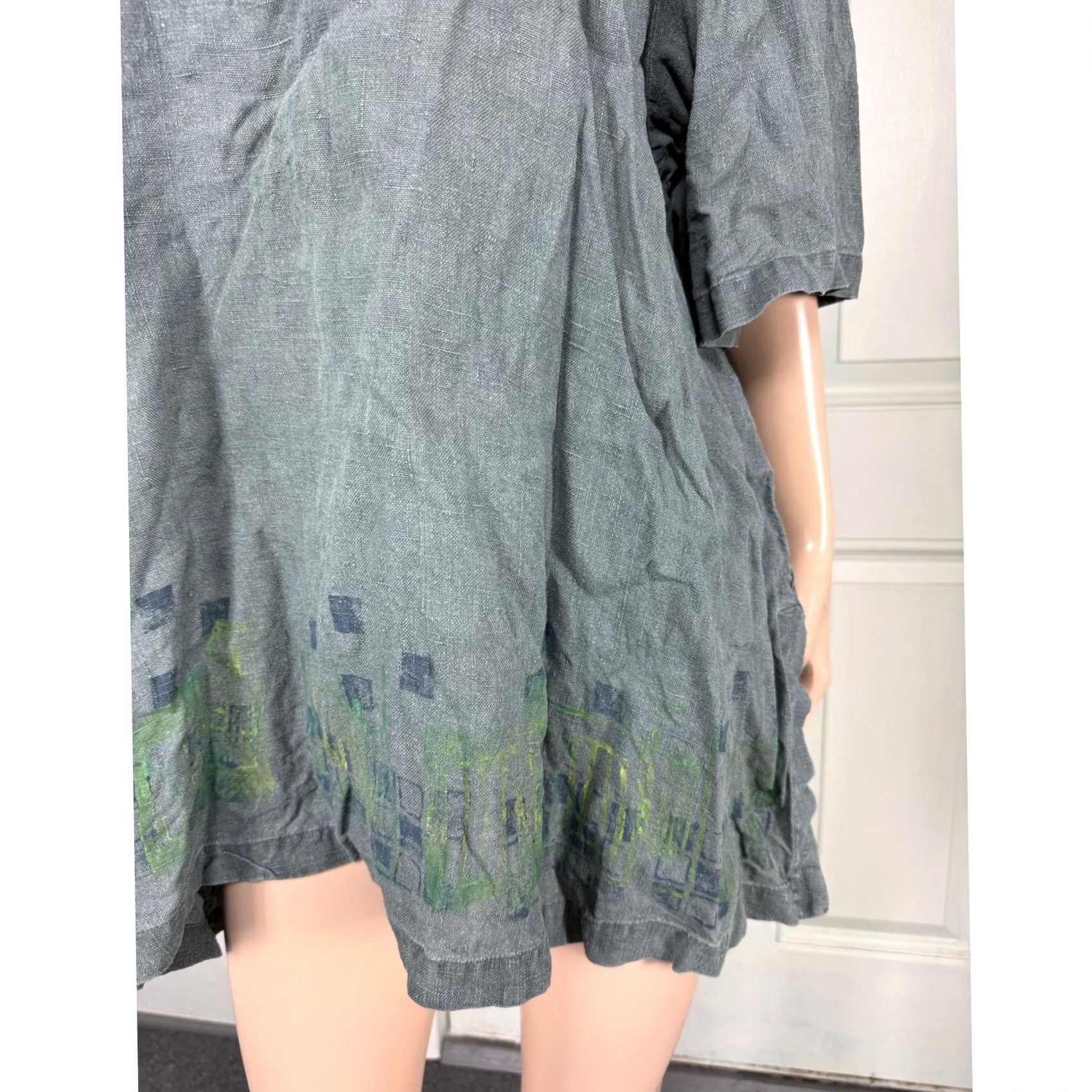 Vintage Blue Fish T-Shirt Shirt Womens One Size Linen Green Floral Hand Painted Vintage? (no) 52" Bust 30" Shoulder to Hem Size ONE SIZE - 3 Thumbnail
