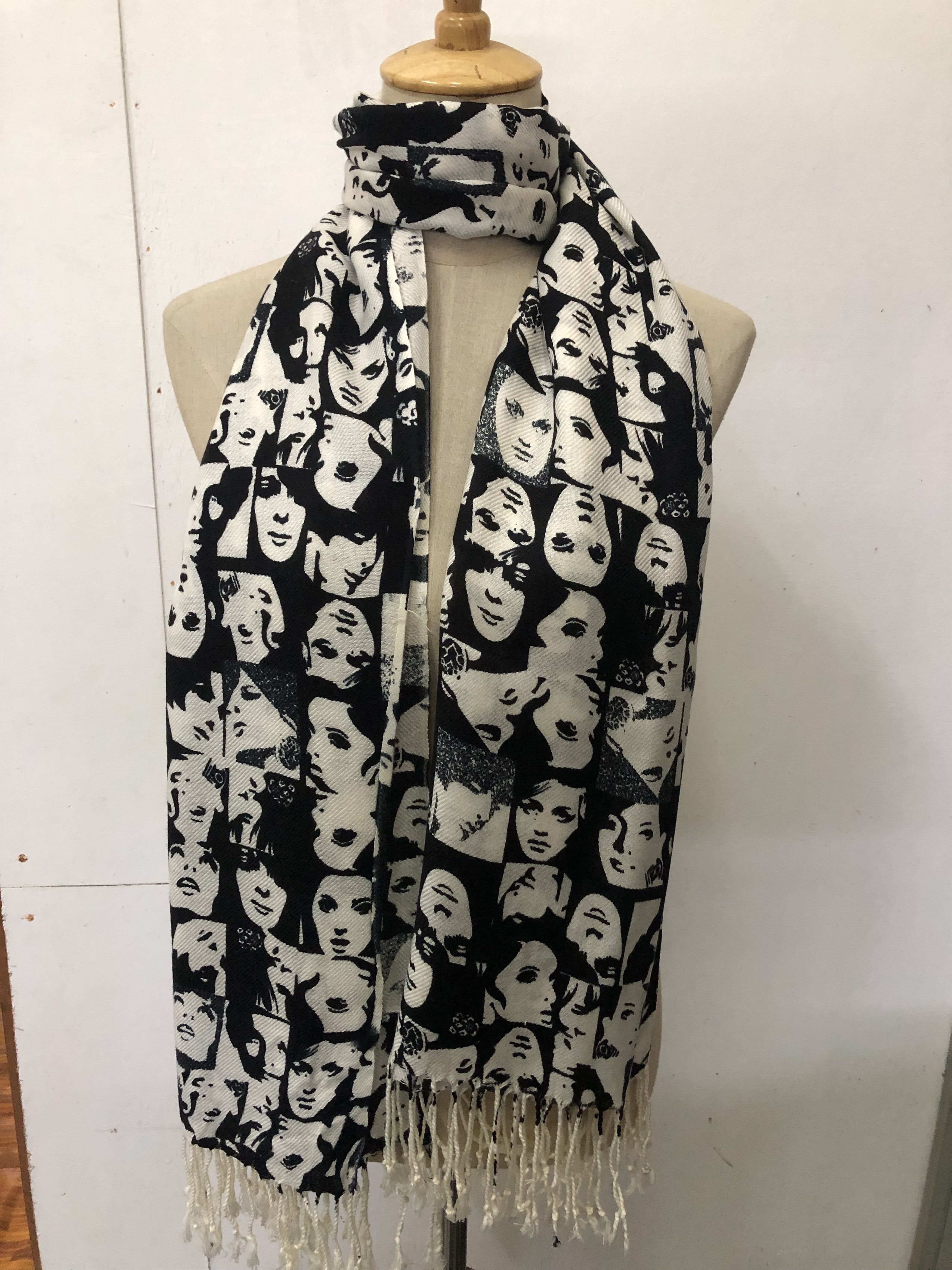 Japanese Brand Face Design Scarf / Muffler / Neckwear SS1346 Size ONE SIZE - 2 Thumbnail