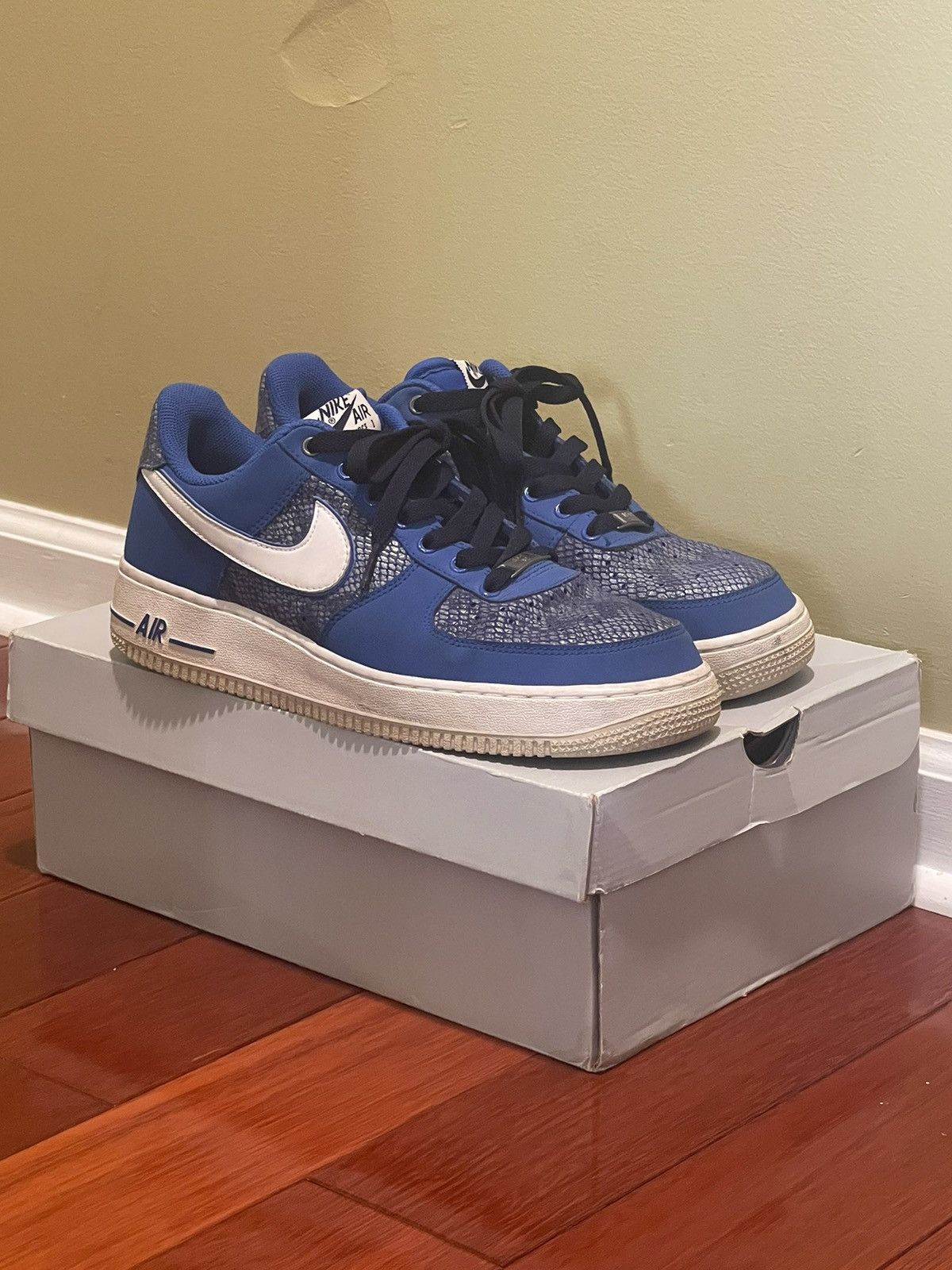 Nike NIKE AIR FORCE 1 2012 SNAKESKIN Size US 9 / EU 42 - 1 Thumbnail