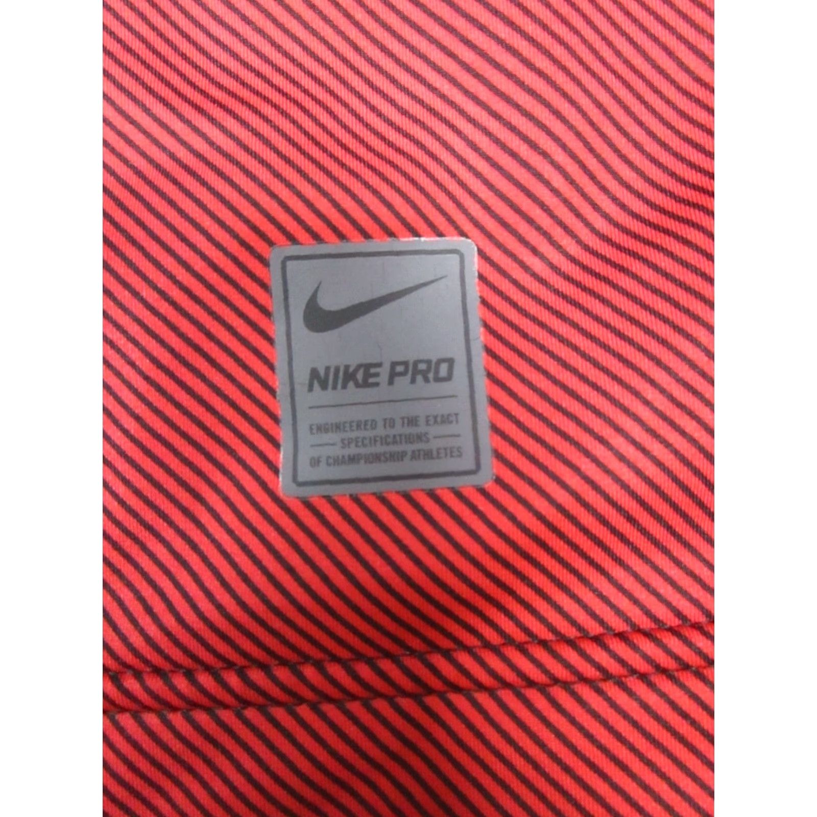 Nike VINTAGE Nike Pro Red Striped Long Sleeve Pullover Shirt Mens Small Activewear Dri-Fit Size US S / EU 44-46 / 1 - 3 Thumbnail