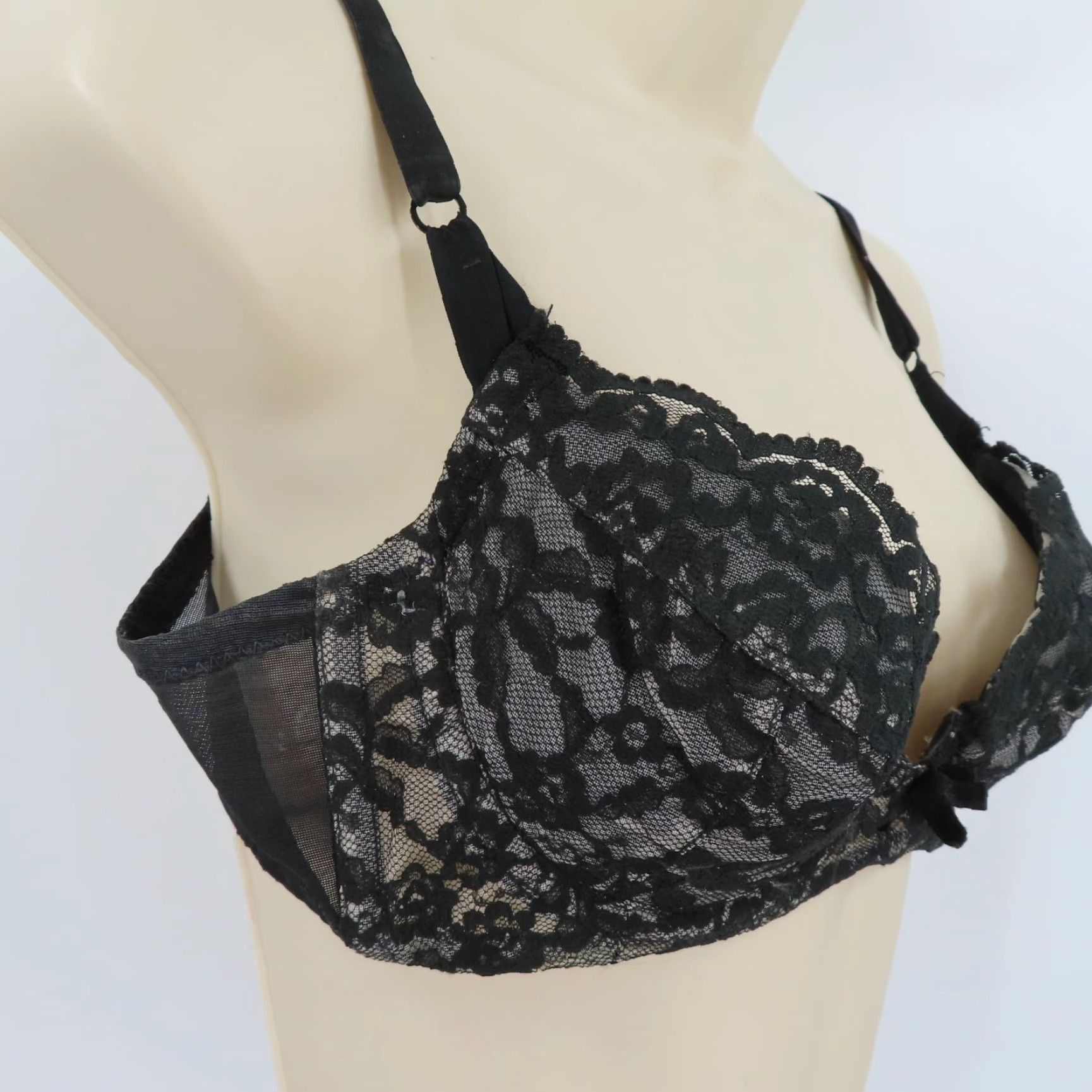 Vintage VINTAGE Adonna JCPenney Bra 34B Underwire Floral Lace Black Women's T-Shirt Style 34B Womens Size ONE SIZE - 2 Thumbnail