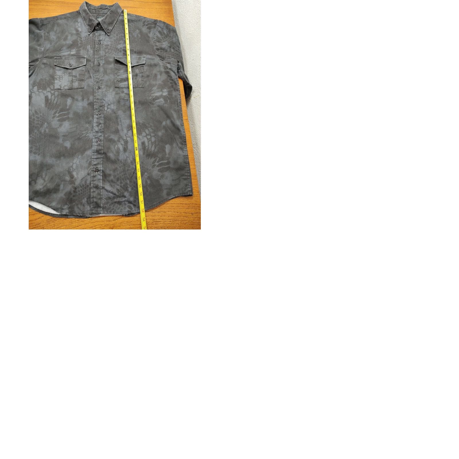 Vintage VINTAGE RedHead Mens Button-Down Shirt XL Black Camouflage Graphic 90s Retro Outdoor Nature Animals USA Mens Shirt XL Black Camouflage Button-Down Size US XL / EU 56 / 4 - 9 Thumbnail