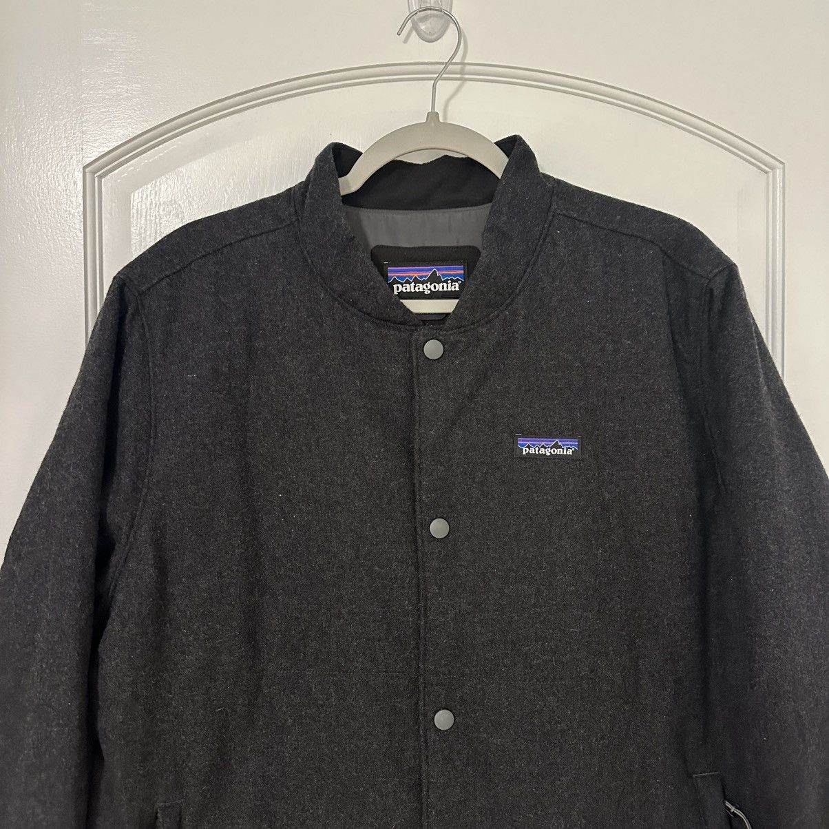 Patagonia Patagonia Recycled Wool Insulated Bomber Jacket, Forge Grey Size US L / EU 52-54 / 3 - 2 Thumbnail
