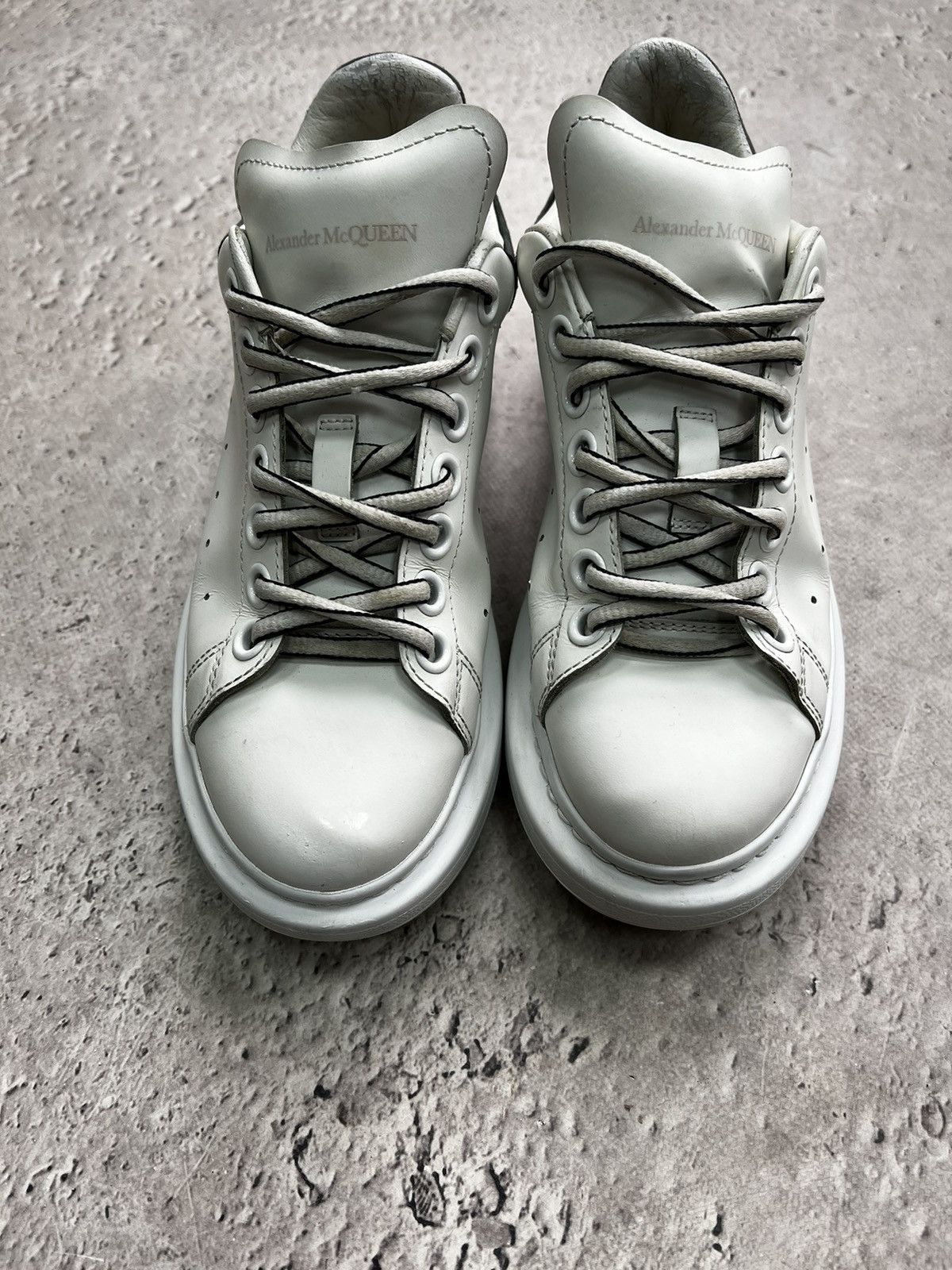 Alexander McQueen Alexander McQueen Oversized Larry Sneaker White Size US 6 / IT 36 - 5 Thumbnail