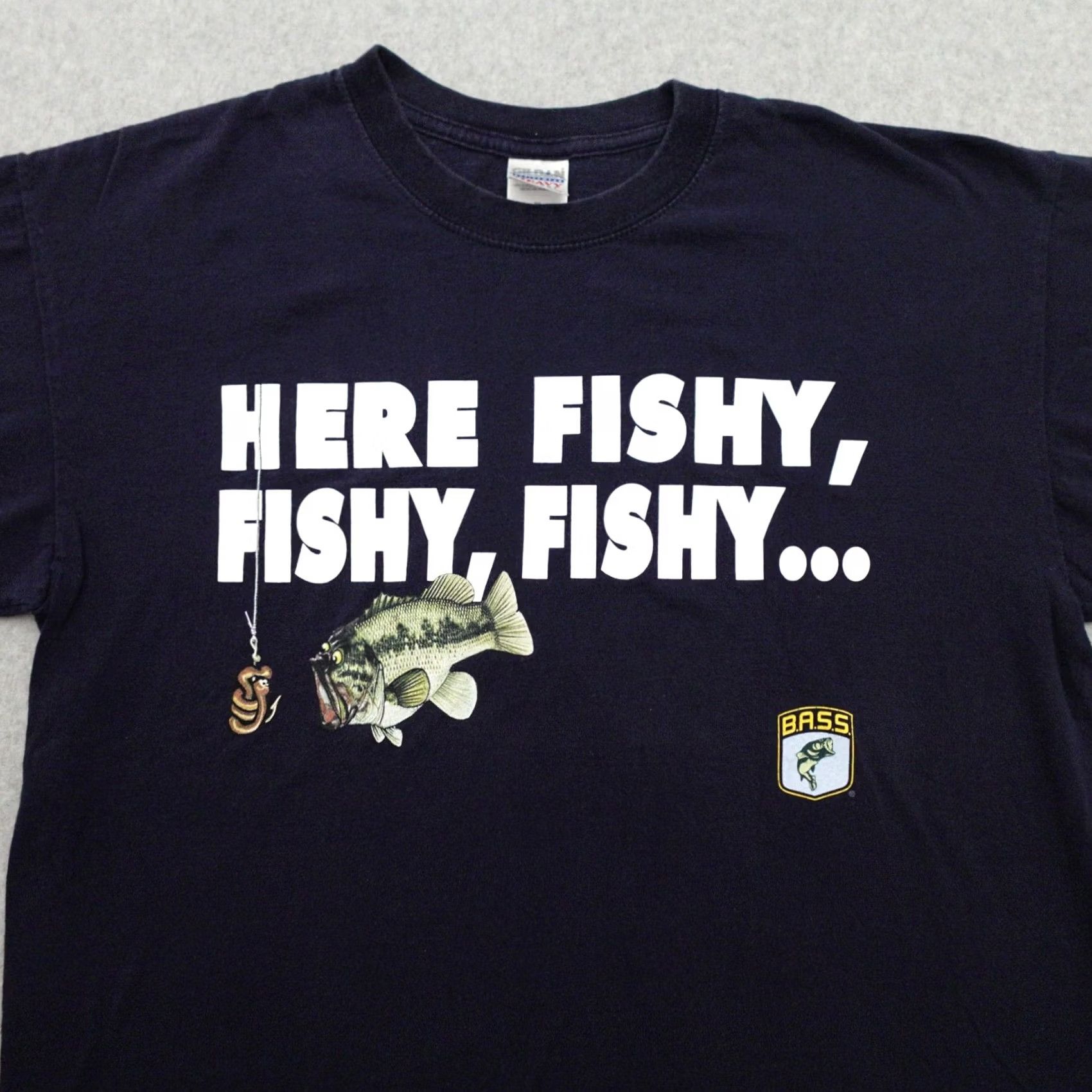 Gildan VTG 90s Bassmaster Mens Tshirt XL Here Fishy Fishy Fishing Funny T-Shirt Blue XL Mens Size US XL / EU 56 / 4 - 6 Thumbnail
