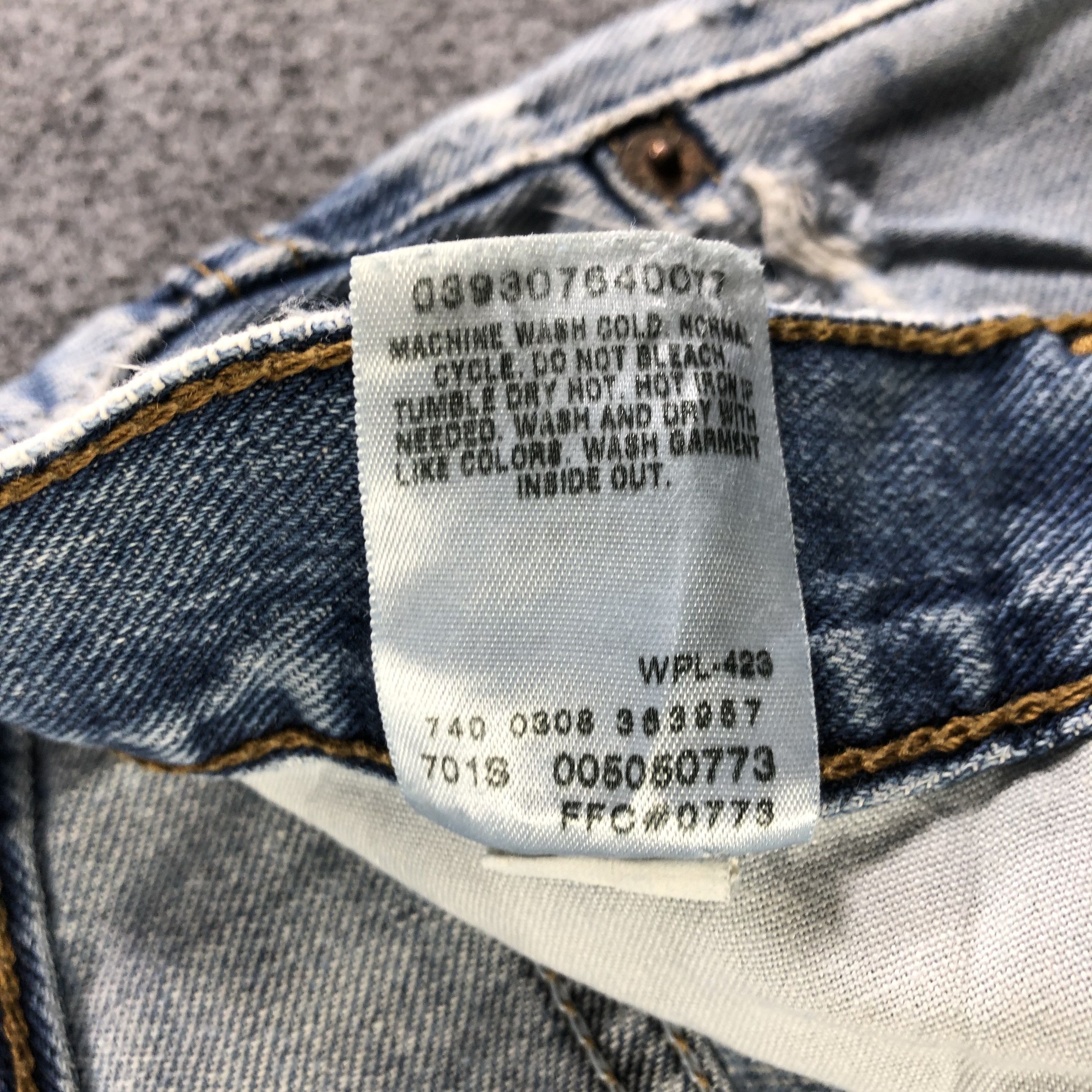 Levi's Vintage Blue Wash Levis 505 Jeans-J3058 Size US 35 - 11 Thumbnail