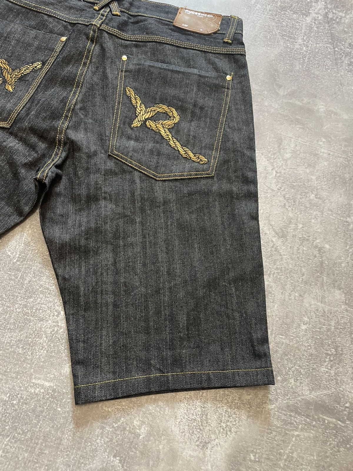 Rocawear × Vintage Vintage Rocawear Embroidered Logo Baggy Denim Shorts Size US 38 / EU 54 - 14 Thumbnail