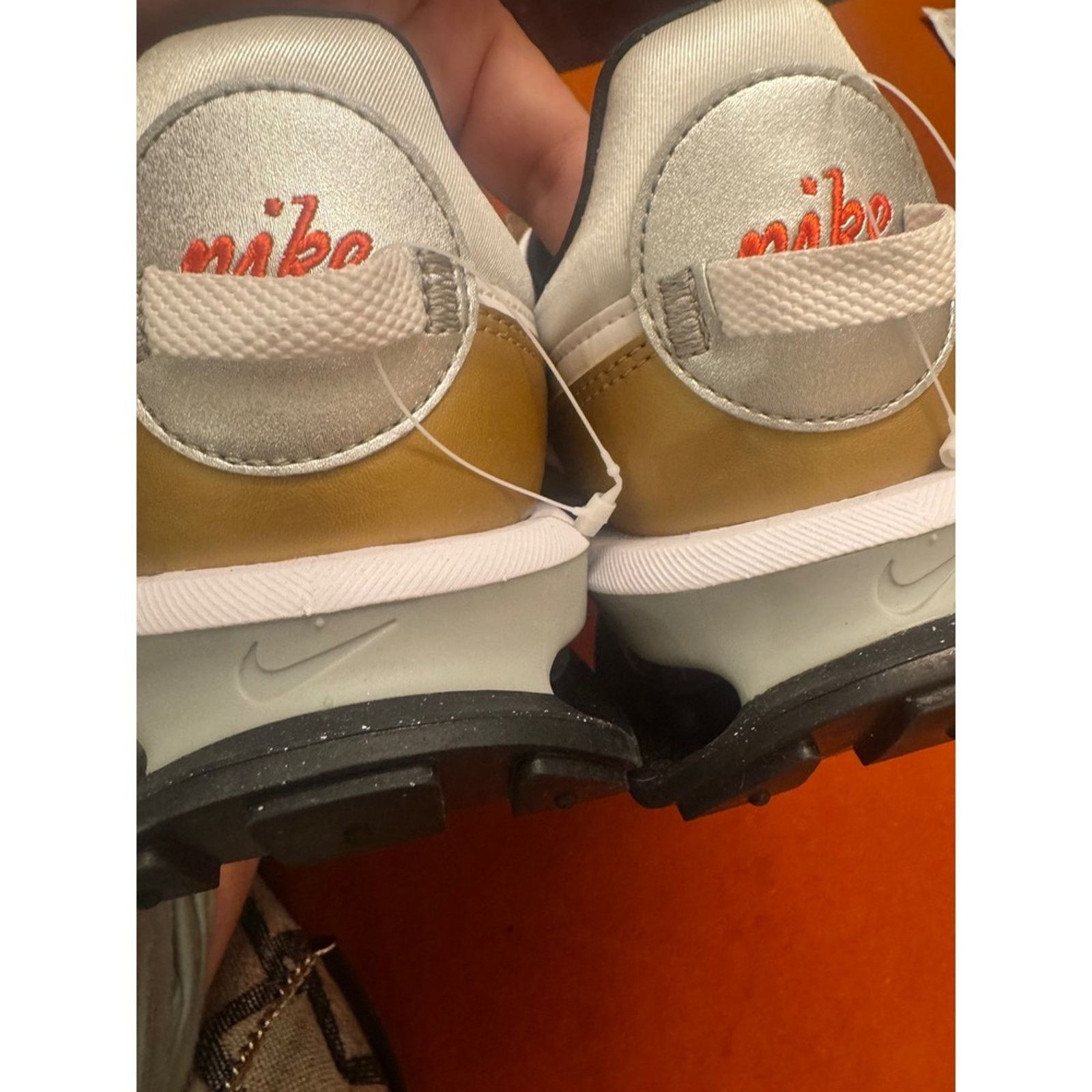 Nike Nike O.X. Sneakers Gold Running Shoes DJ6210-001 8.5 Size US 8.5 / IT 38.5 - 6 Thumbnail
