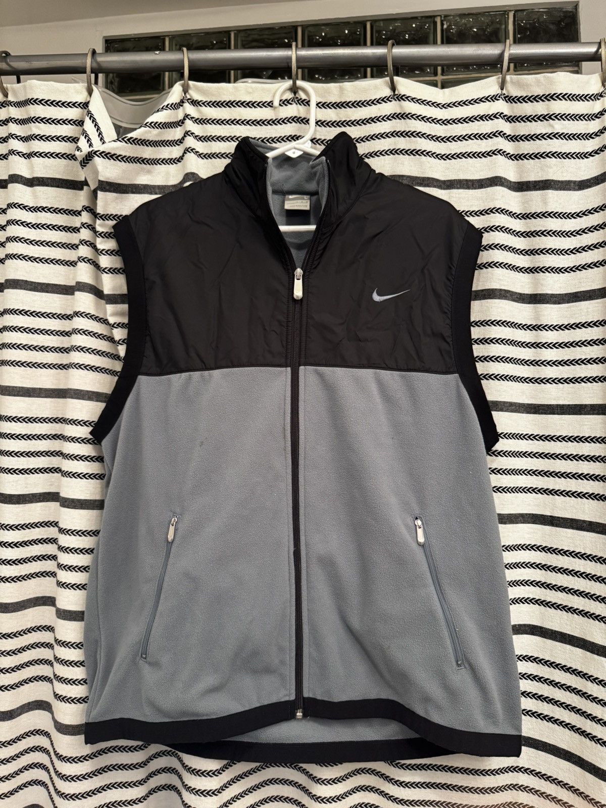 Nike athletic vest best sale